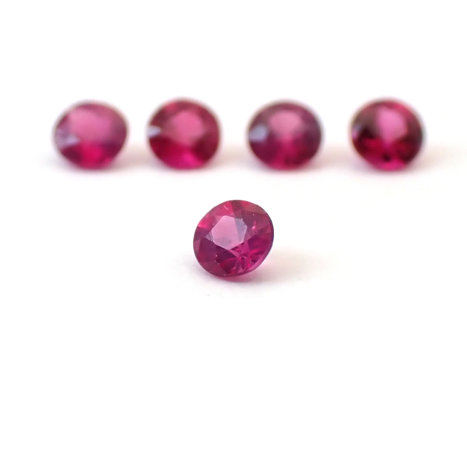 ルビー 5個セット タイ/モザンビーク産 0.27ct(5pcs合計) / 2.2x2.2mm前後 [260532287]