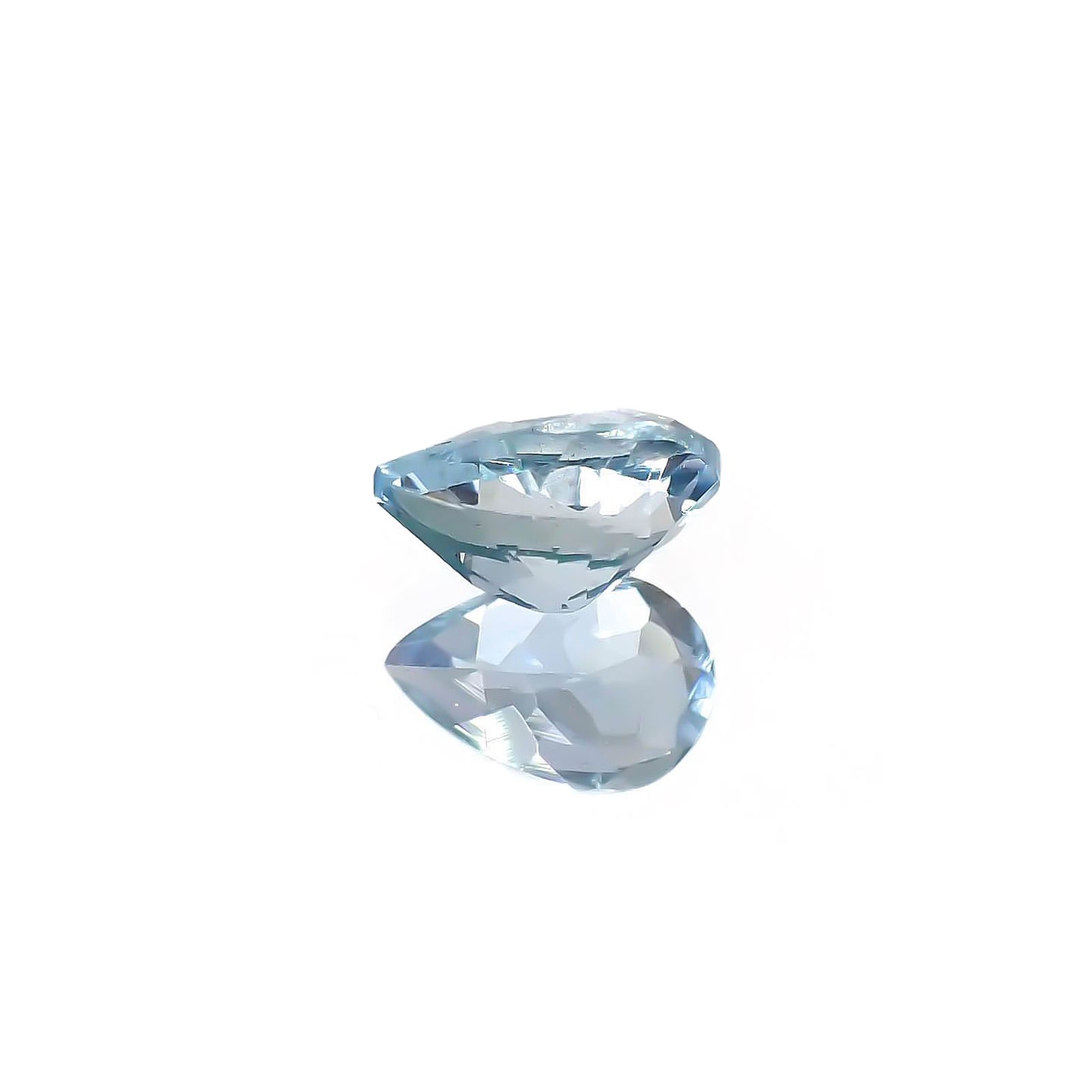 アクアマリン サンタマリアカラー ナイジェリア/マダガスカル産 0.42ct / 6.1x3.9mm前後 [240225973]