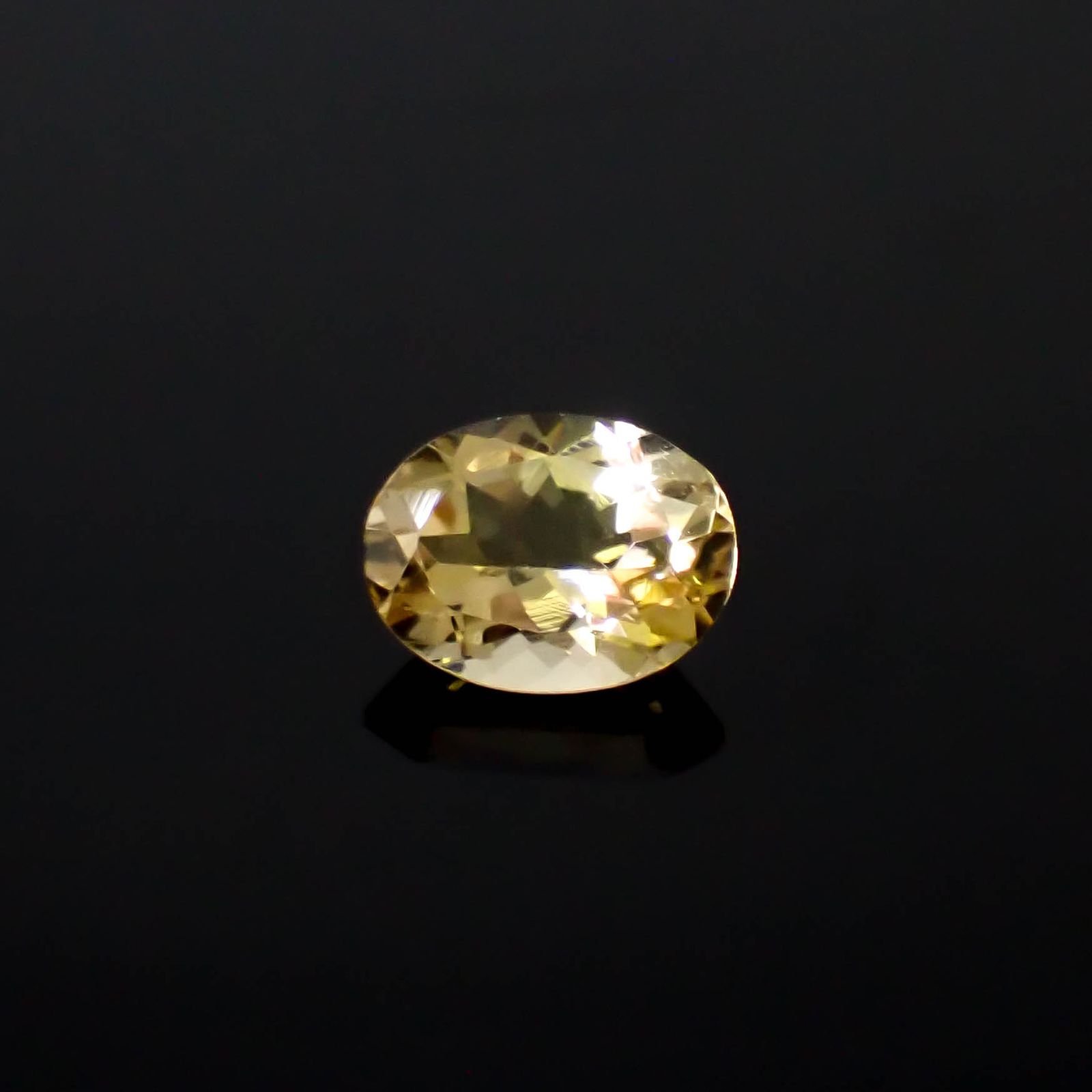 イエローベリル(宝石名イエロー・ベリル)ブラジル産 1.16ct 識別済[250329989]8x6.1mm前後