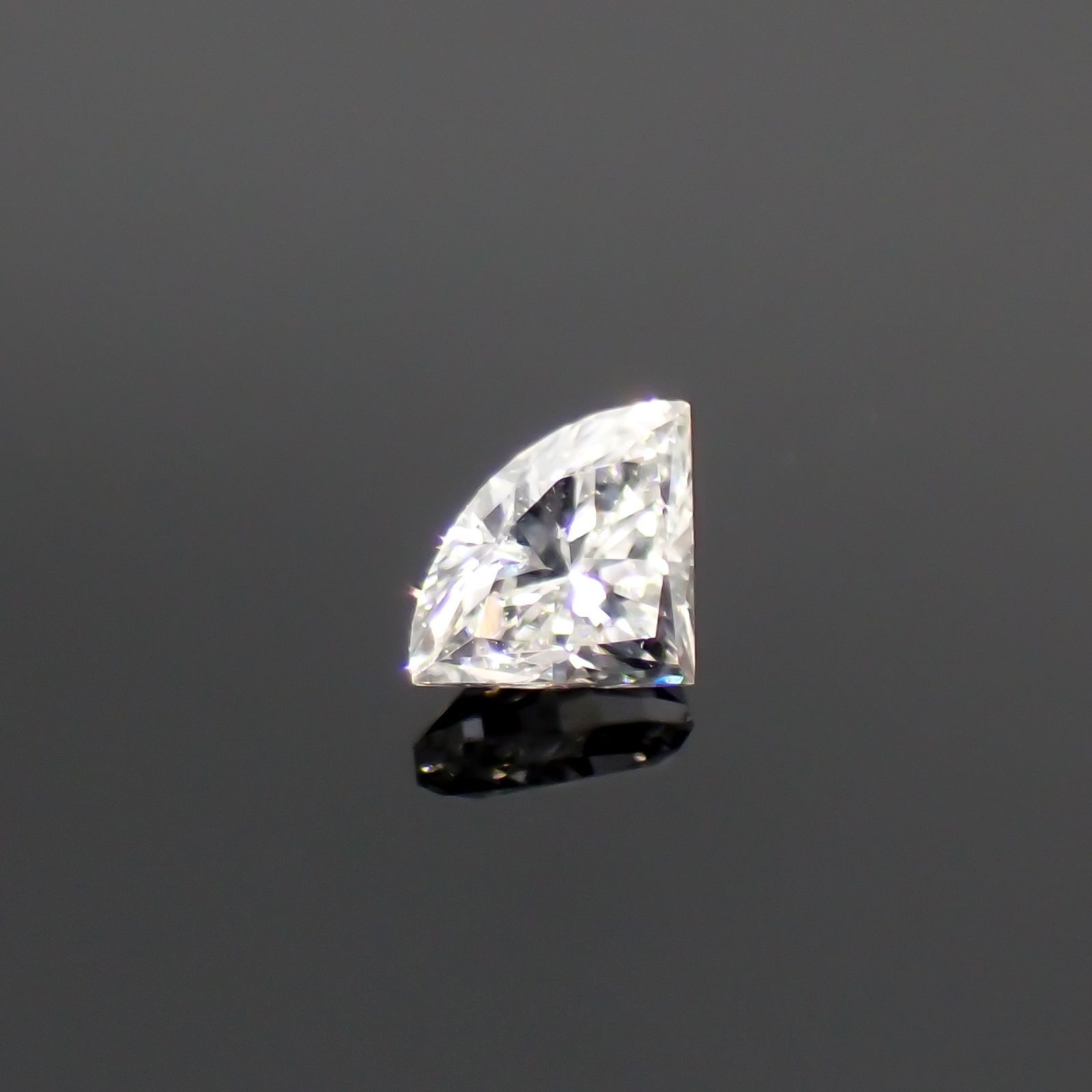 ◇ファンカット◇ダイヤモンド(宝石名ダイアモンド) 0.074ct 識別済[210913125]3.5×2.3mm前後