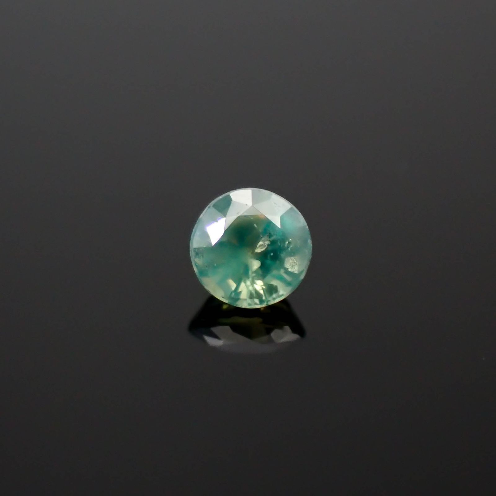 アレキサンドライト ブラジル産/EmeraldMains社製 0.065ct[240527624]2.6x2.6mm前後