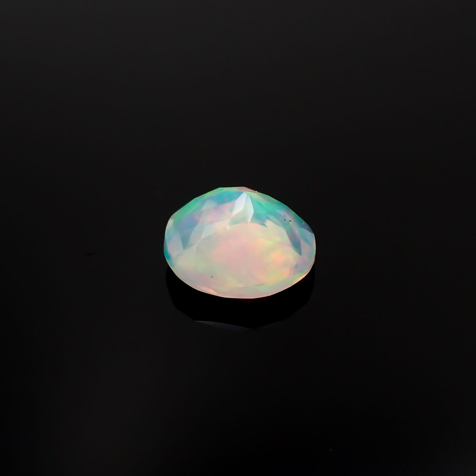 エチオピアオパール エチオピア産 0.67ct[230421407]6.8x6.7mm前後