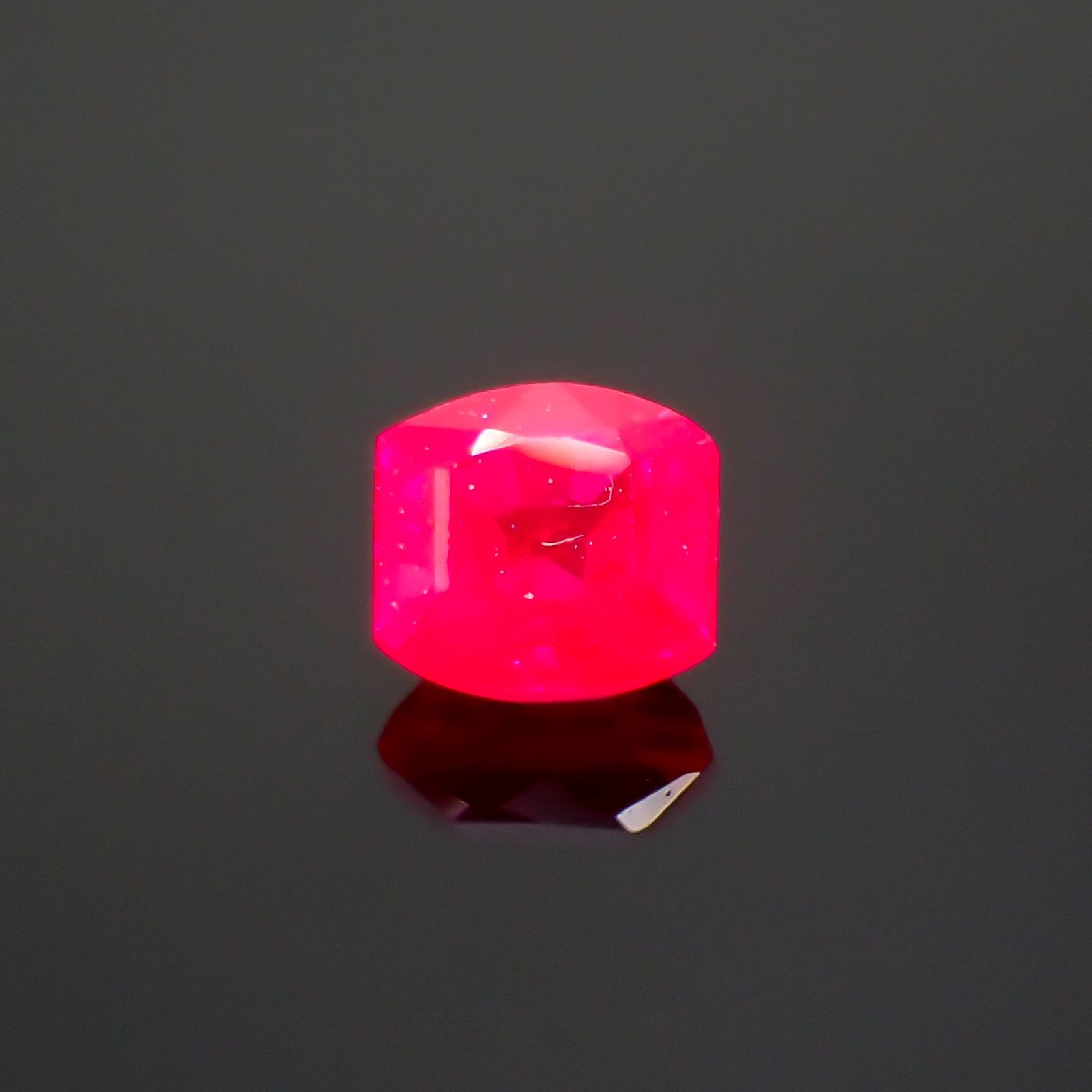 ルビー モザンビーク/ビルマ産 0.18ct[220616213]2.8x2.7mm前後