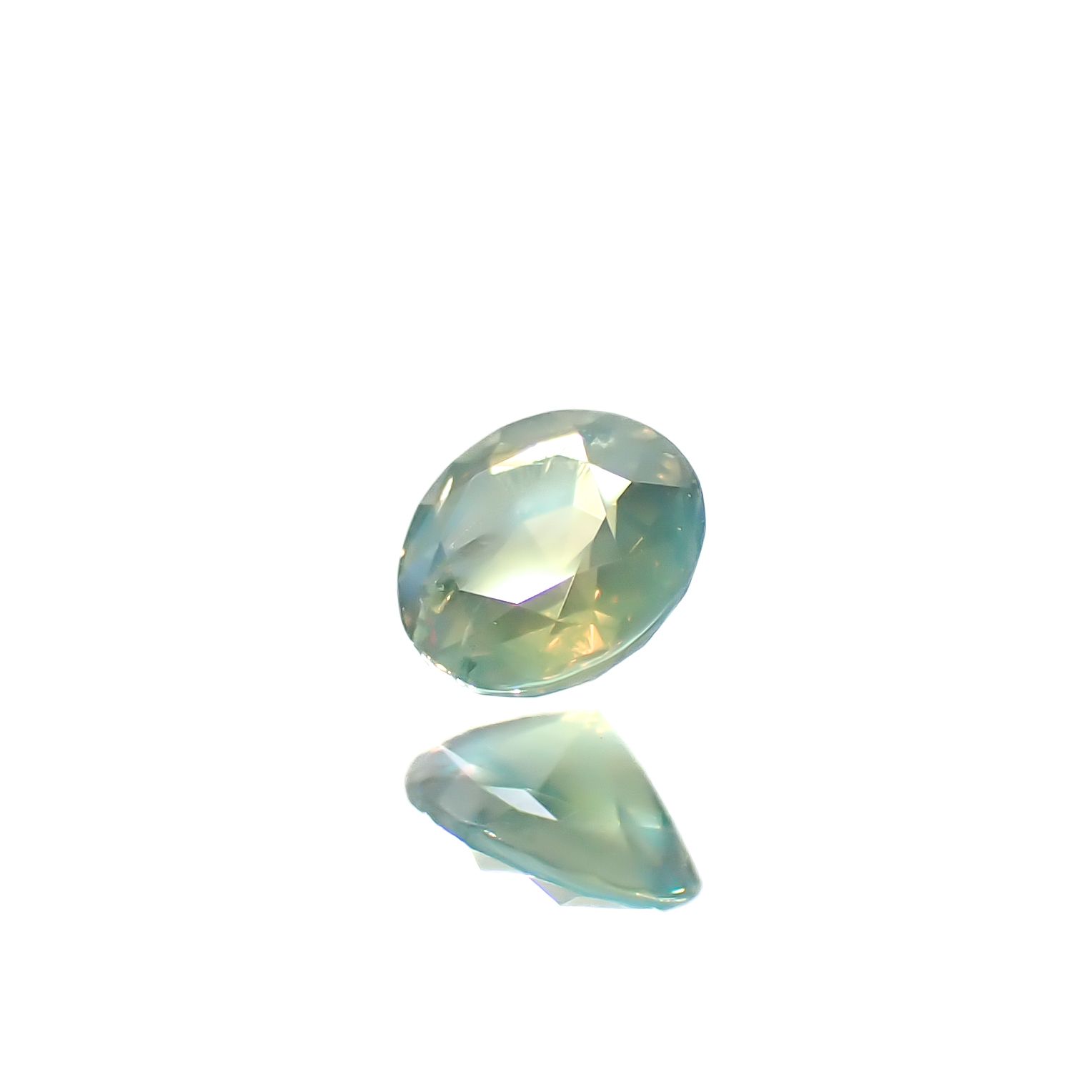 シルキーアレキサンドライト ブラジル・ミナスジェライス州ヘマチタ鉱山産 0.13ct [241129508]3.1x3.1mm前後