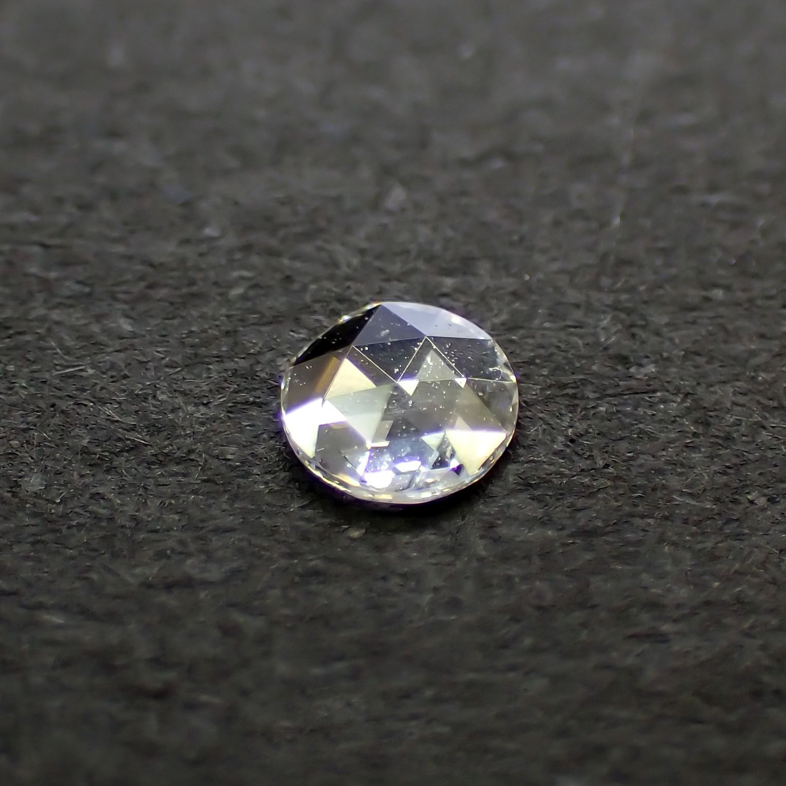 ◇ローズカット◇ダイヤモンド SI-VS / D-G(宝石名ダイアモンド) 0.054ct 識別済[210610907]2.9×2.9mm前後