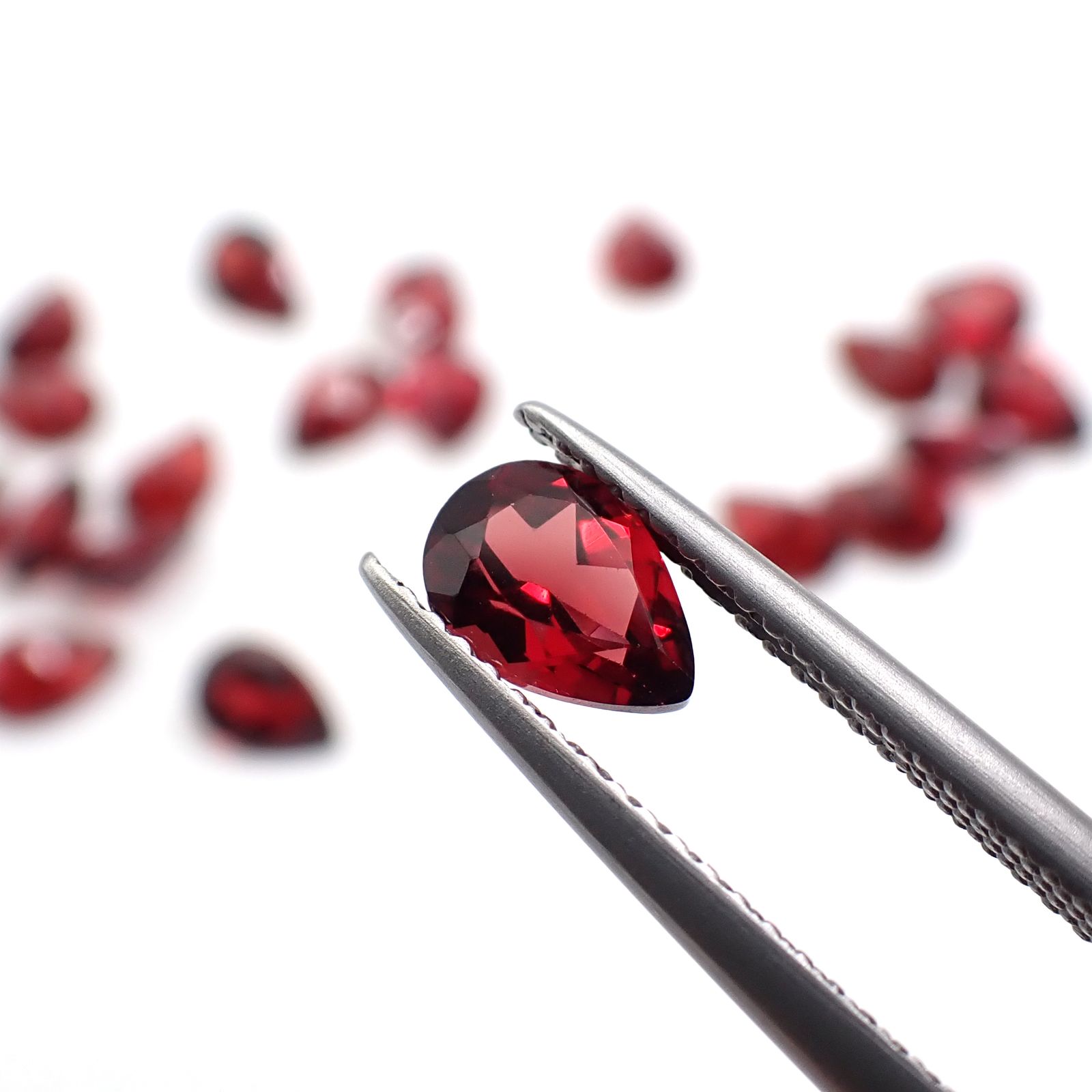 ◇ランダムセレクト◇パイラルスパイトガーネット モザンビーク産 約0.80ct / 7.1x5mm前後 [260532222]