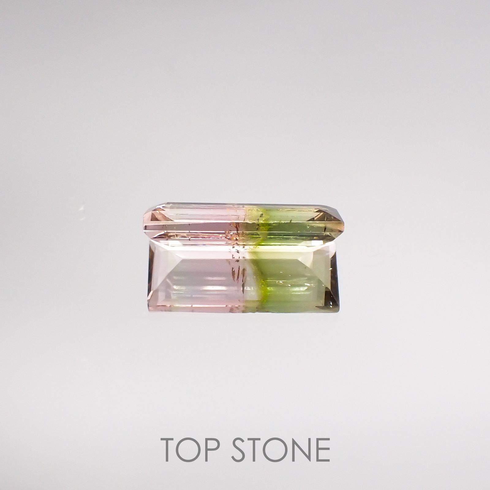 バイカラートルマリン ブラジル産 ルース 1.57ct[210711594]11.9×5mm前後