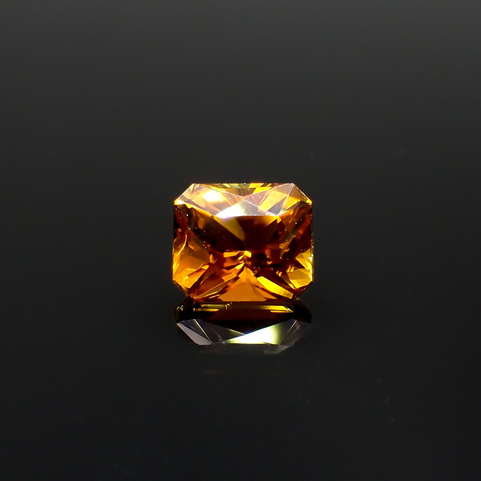 ゴールデントルマリン モザンビーク/コンゴ産 1.03ct[231225197]6.3x5.3mm前後