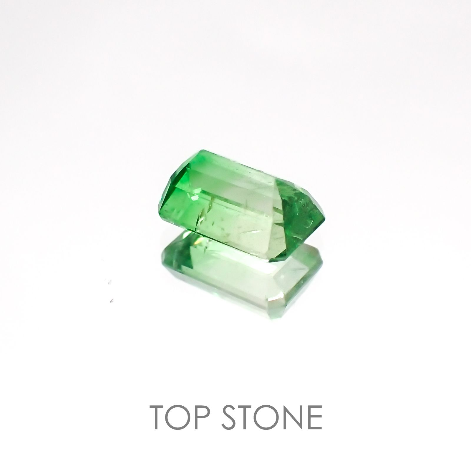 バイカラーツァボライト タンザニア産 ルース 1.22ct[20128486]7.1×4.7mm前後