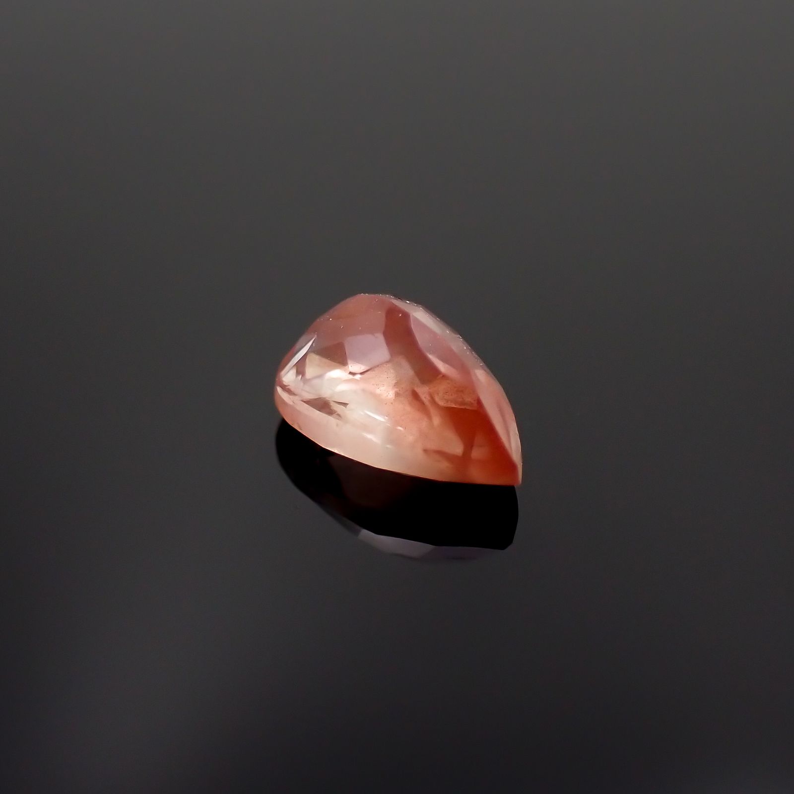 エチオピアサンストーン(宝石名アンデシン・ラブラドライト)エチオピア産 0.75ct 識別済[230321320]7.1x4.8mm前後