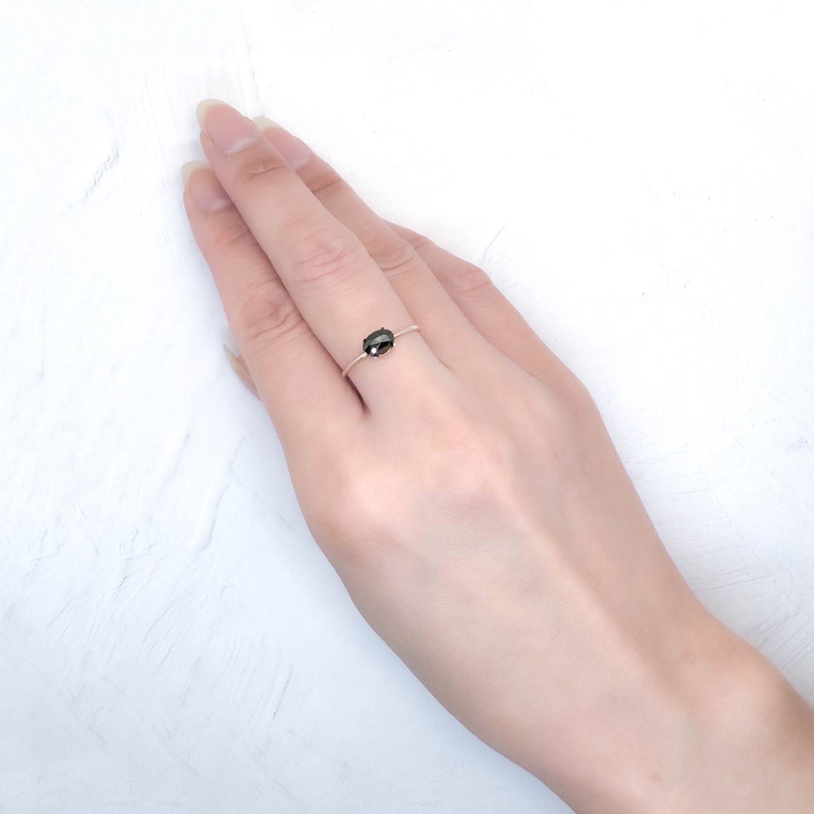 ◇ローズカット◇ブラックダイヤモンド ジンバブエ産 0.60ct / 6.3x4.2mm前後 [251131327]