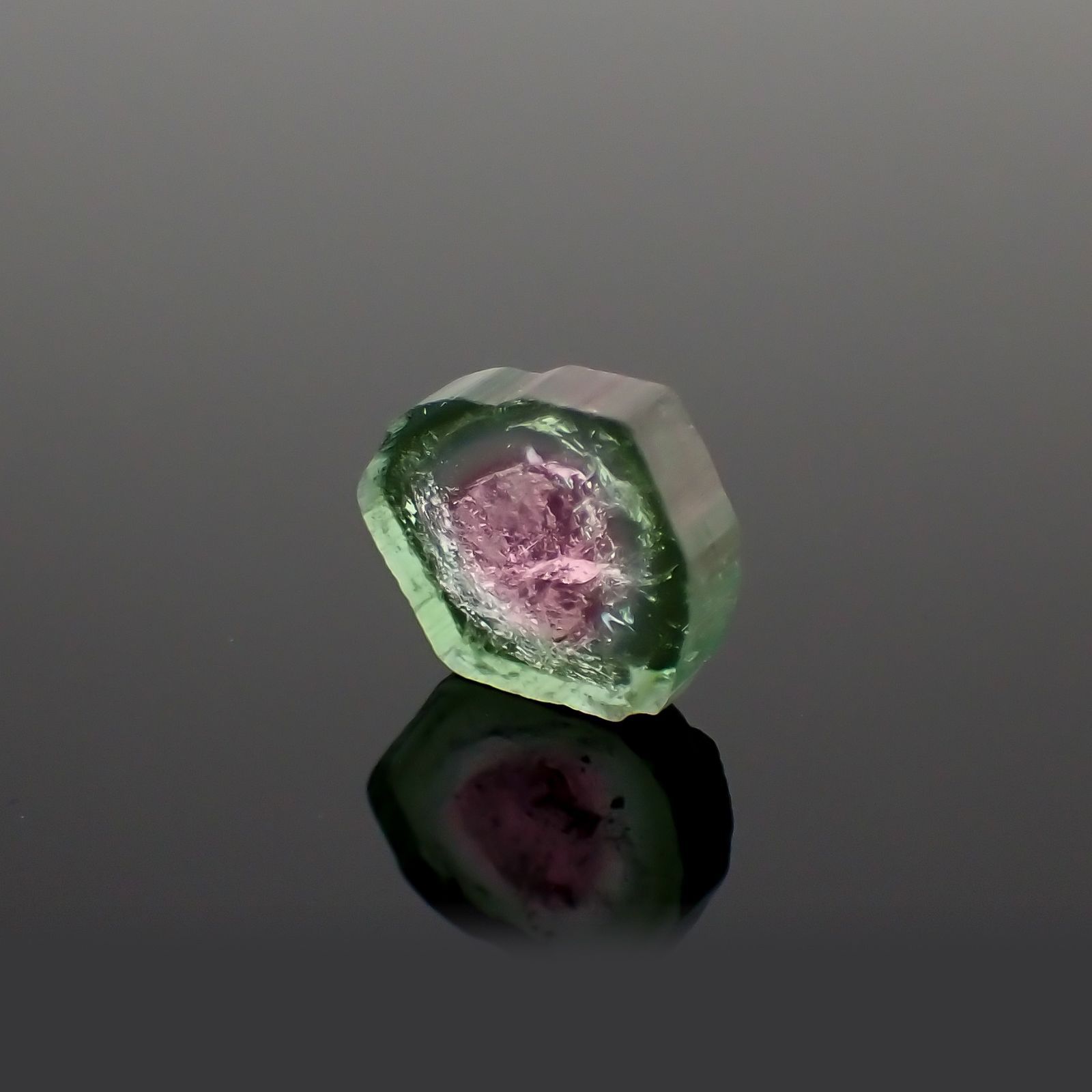ウォーターメロントルマリン 原石スライス コンゴ民主共和国産 2.96ct[221018616]10.4x10.4mm前後
