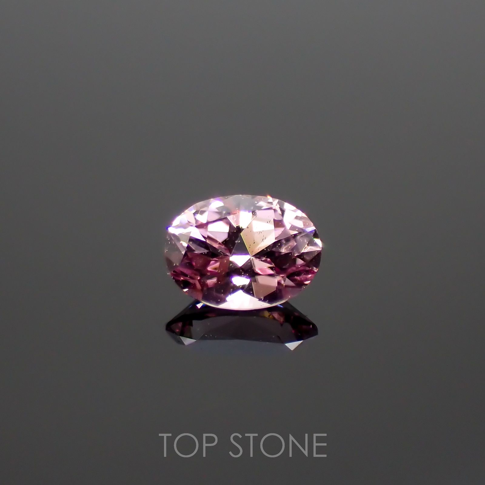 カラーシフトマラヤガーネット(宝石名ガーネット)タンザニア産 0.19ct 識別済[220616424]4x3mm前後