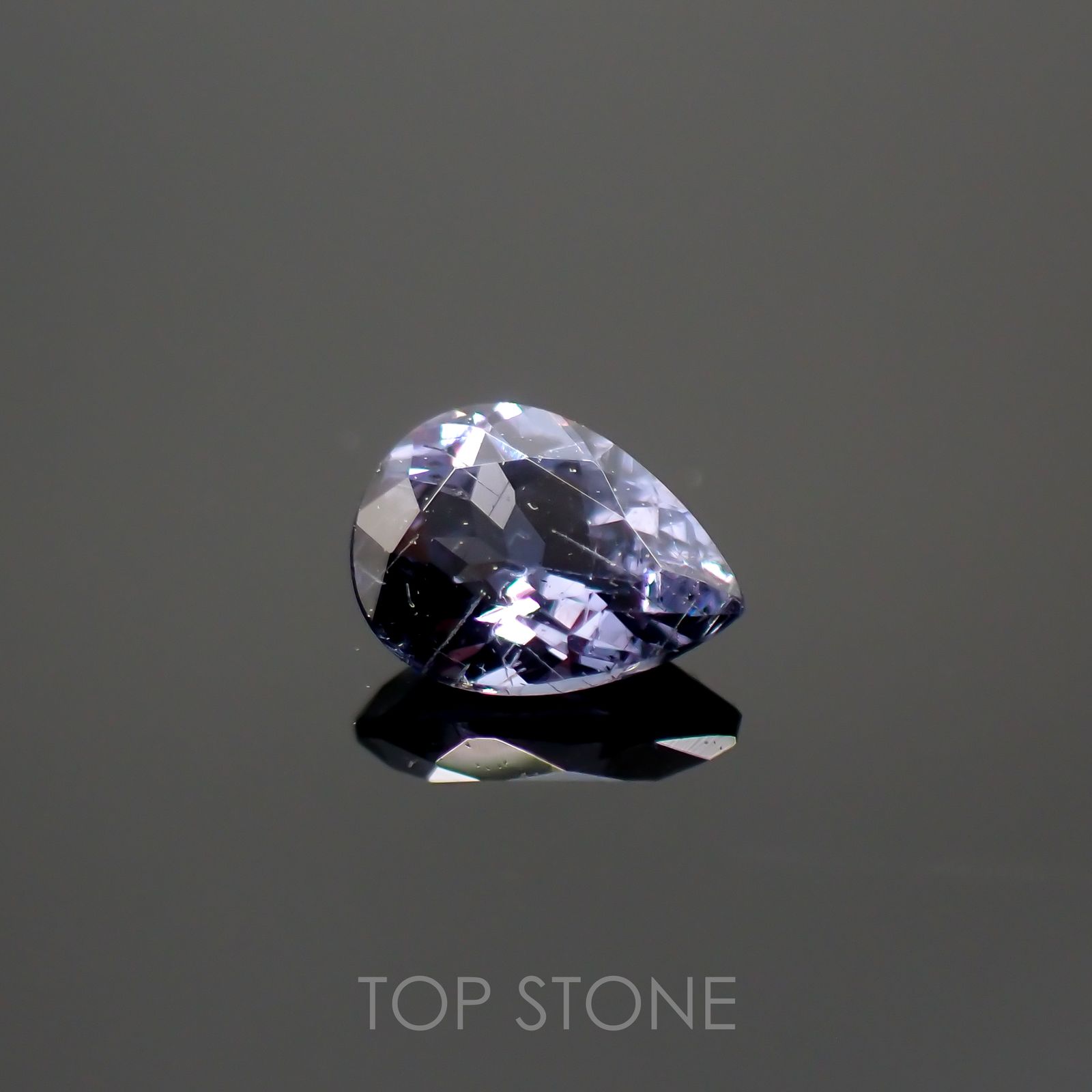 カラーチェンジガーネット アレキタイプ(宝石名ガーネット)マダガスカル・ベキリー産 0.18ct 識別済[220616433]4.1x3.1mm前後