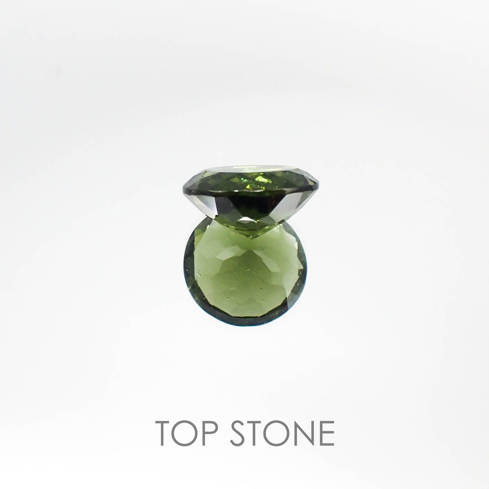 <ランダムセレクト1個販売> モルダバイト(宝石名モルダバイト) ラウンドカット 発見地：旧チェコスロバキア 5.50ct前後 識別済[20073985]13×13mm前後