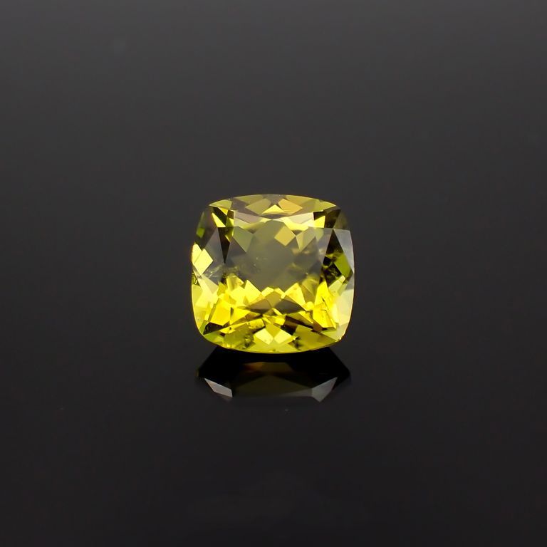 カナリートルマリン  ザンビア産 2.92ct[230220344]8.5x8.5mm前後