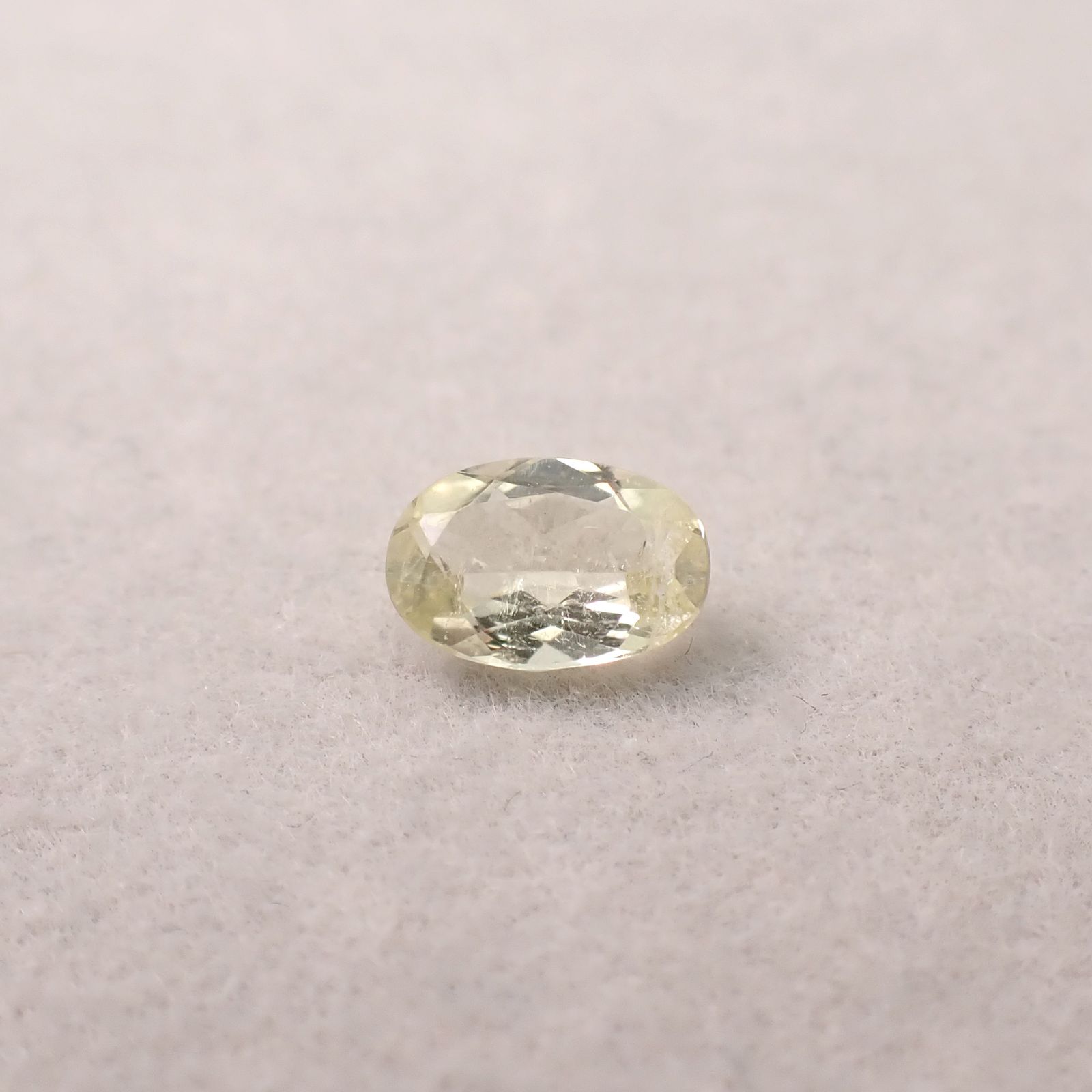 ブラジリアナイト(宝石名ブラジリアナイト)ブラジル産 識別済 0.62ct / 6.9x4.7mm前後 [260131491]