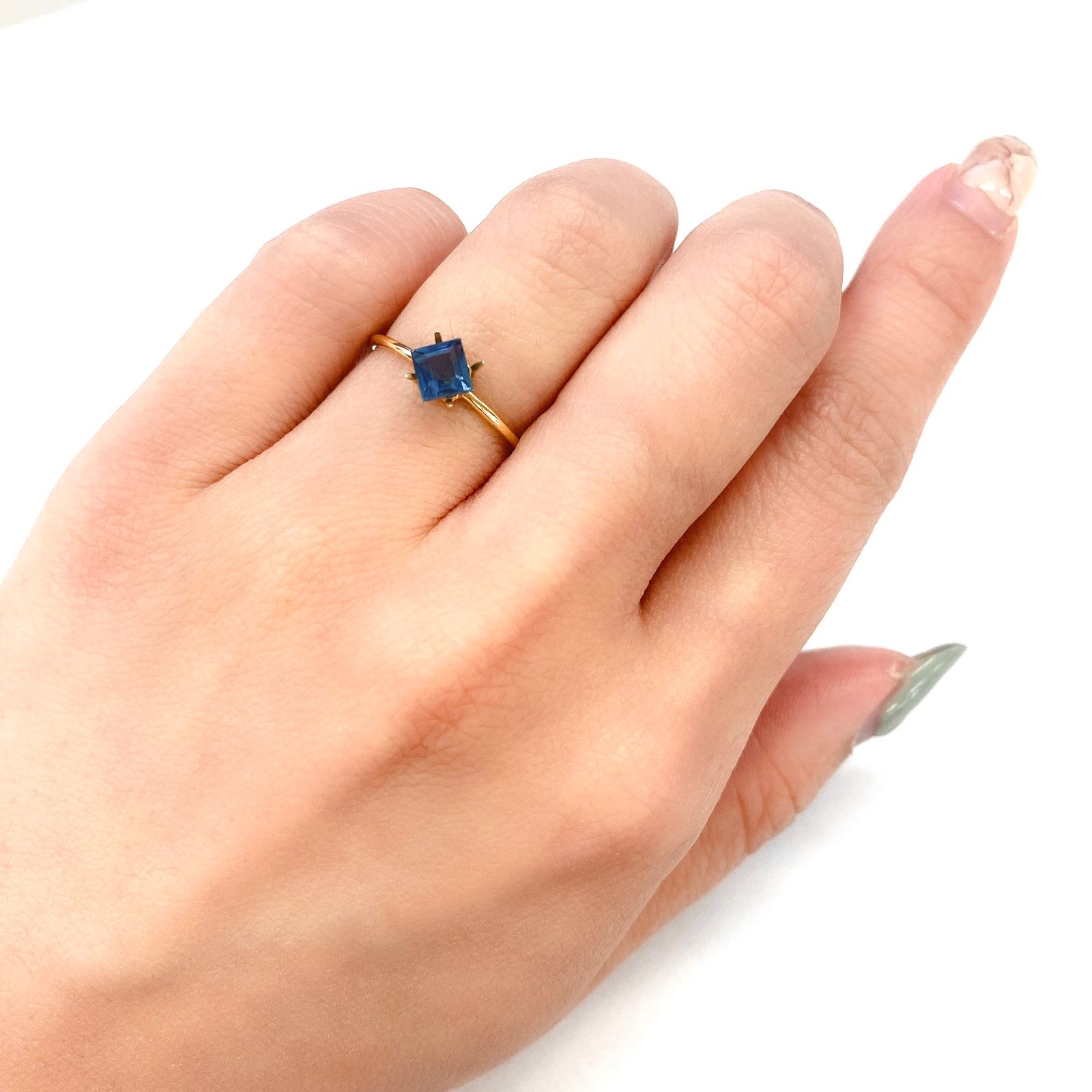 オーシャンブルーカイヤナイト インド産 ルース 0.74ct[210410519]4.5×4.3mm前後