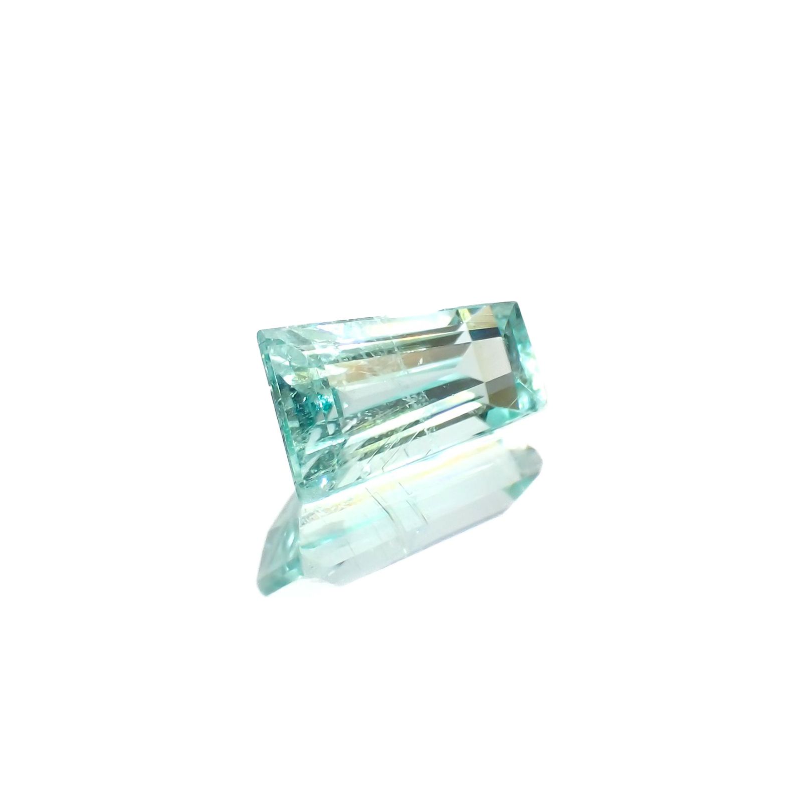 パライバトルマリン(宝石名トルマリン/別名パライバ・トルマリン)モザンビーク産 識別済 1.17ct / 8.3x4.9mm前後 [230421882]