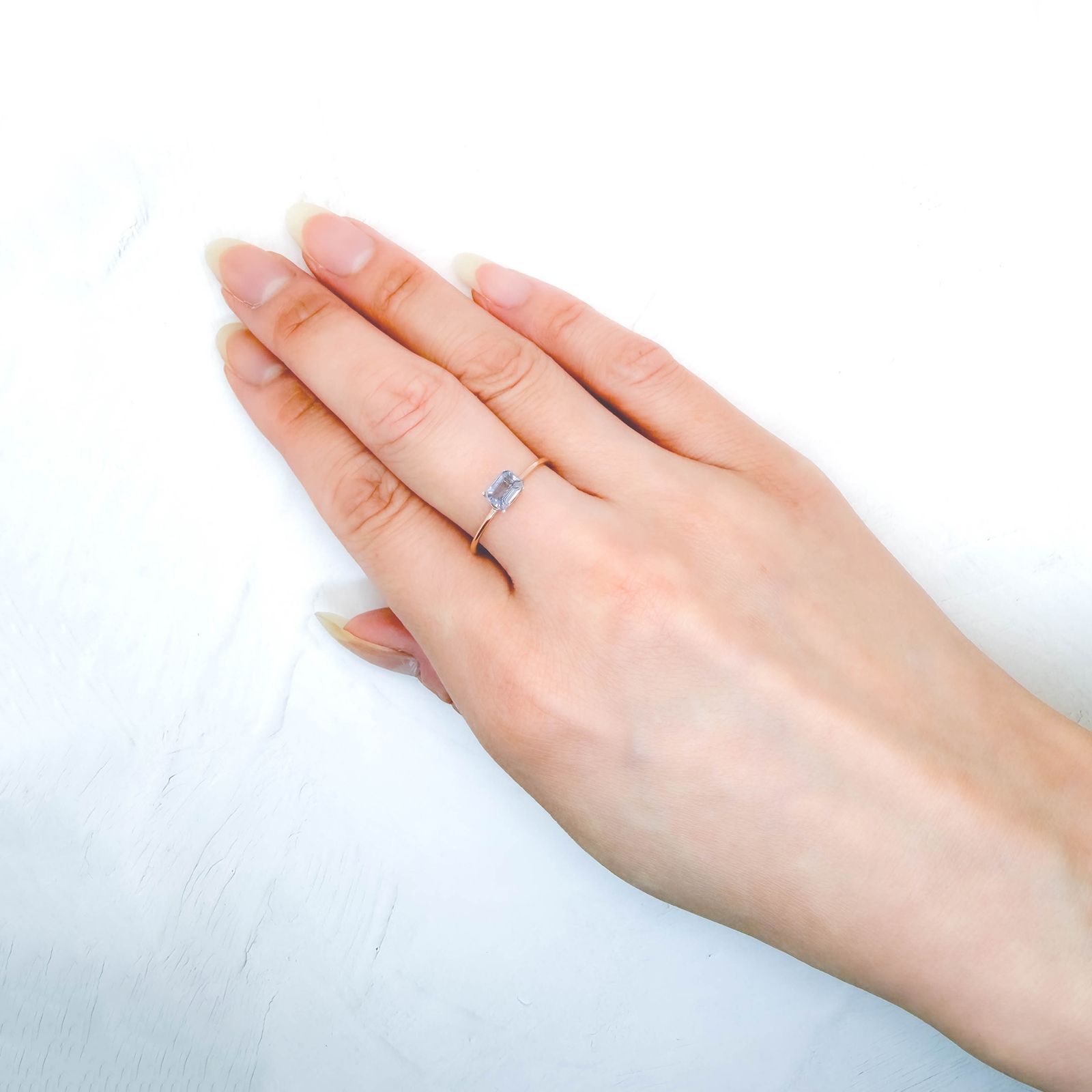 アイスブルーサファイア スリランカ/マダガスカル産 0.71ct / 5.4x4mm前後 [260732587]