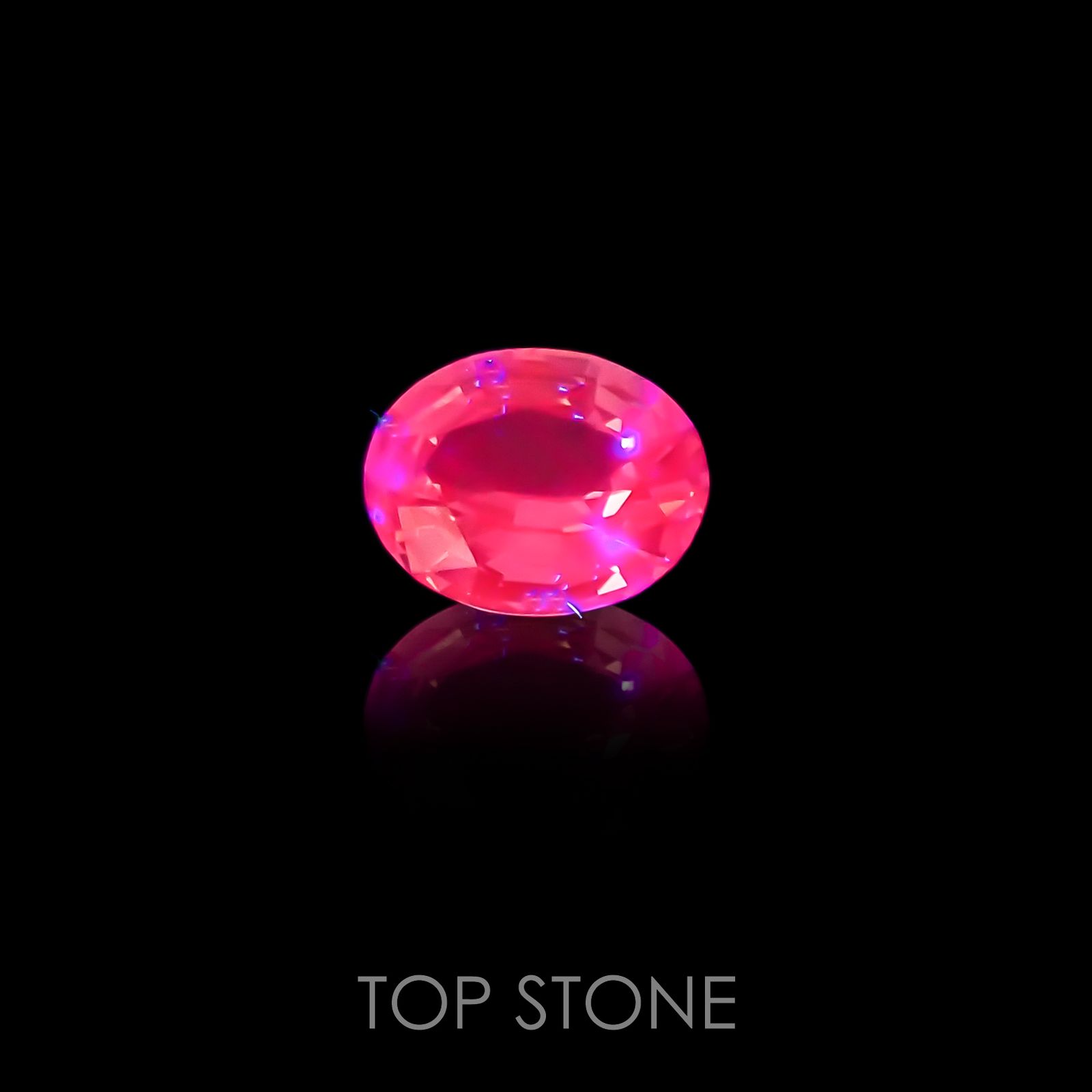 ホットピンクスピネル タンザニア産 ルース 0.37ct[210510853]5.1×4.2mm前後