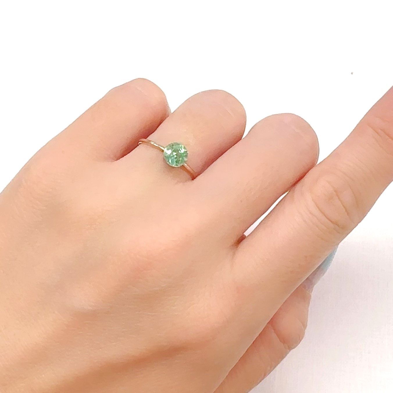 グリーンカイヤナイト タンザニア産 0.97ct[240928812]6x5.9mm前後