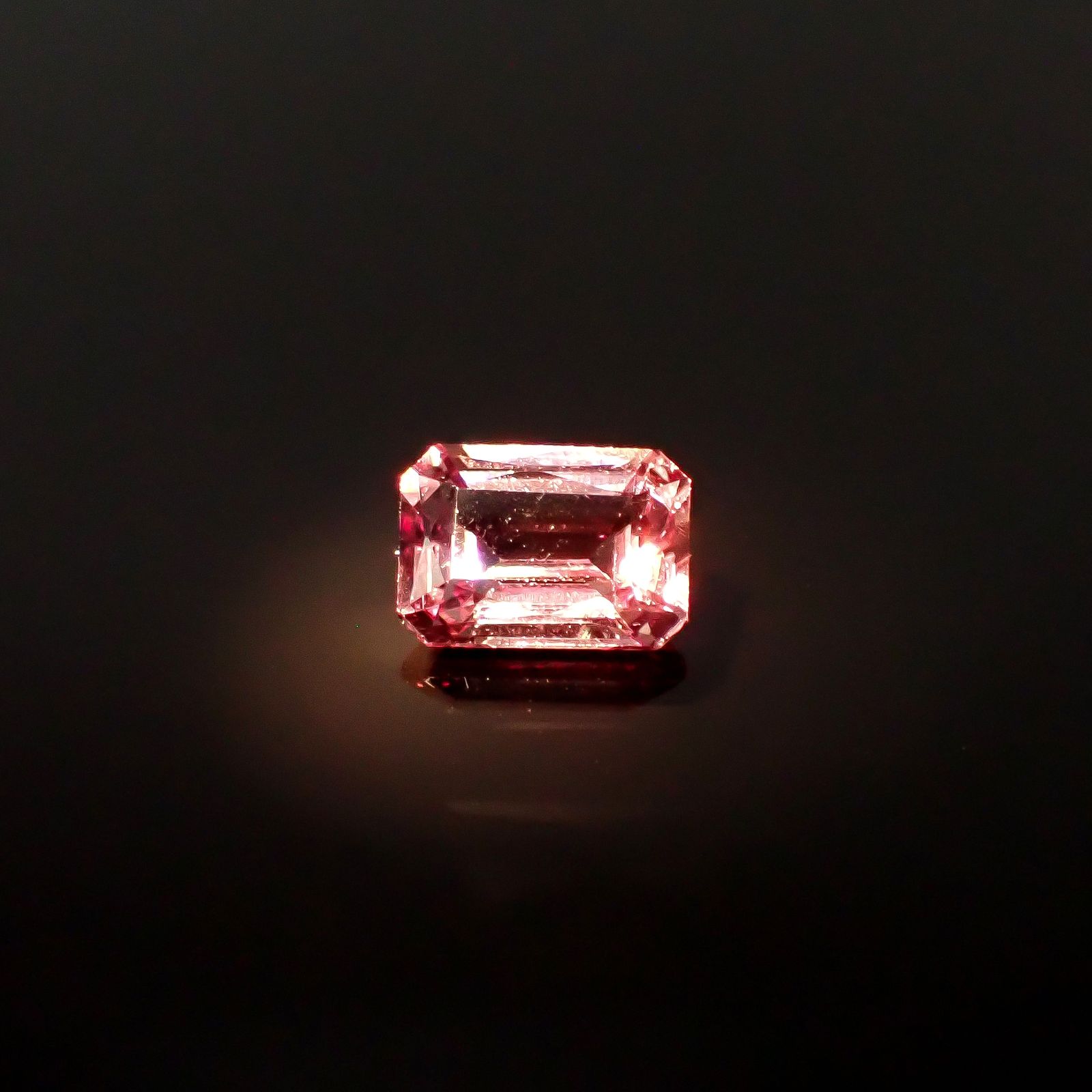 ドラゴンガーネット タンザニア産 1.04ct [250330036]6.6x4.7mm前後