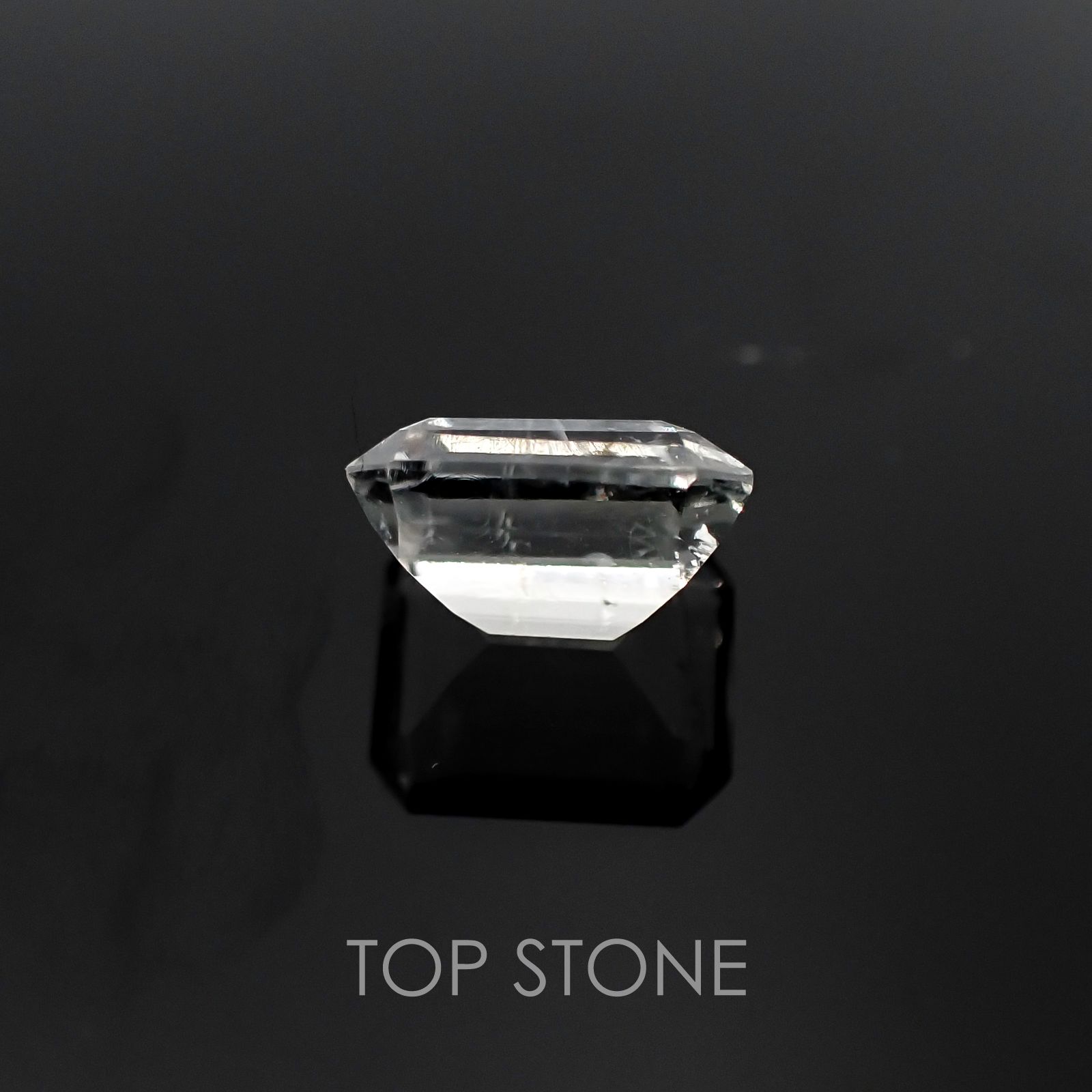 ハイアライトオパール(宝石名オパール) メキシコ産 1.78ct 識別済[20106373]8.7×7.2mm前後