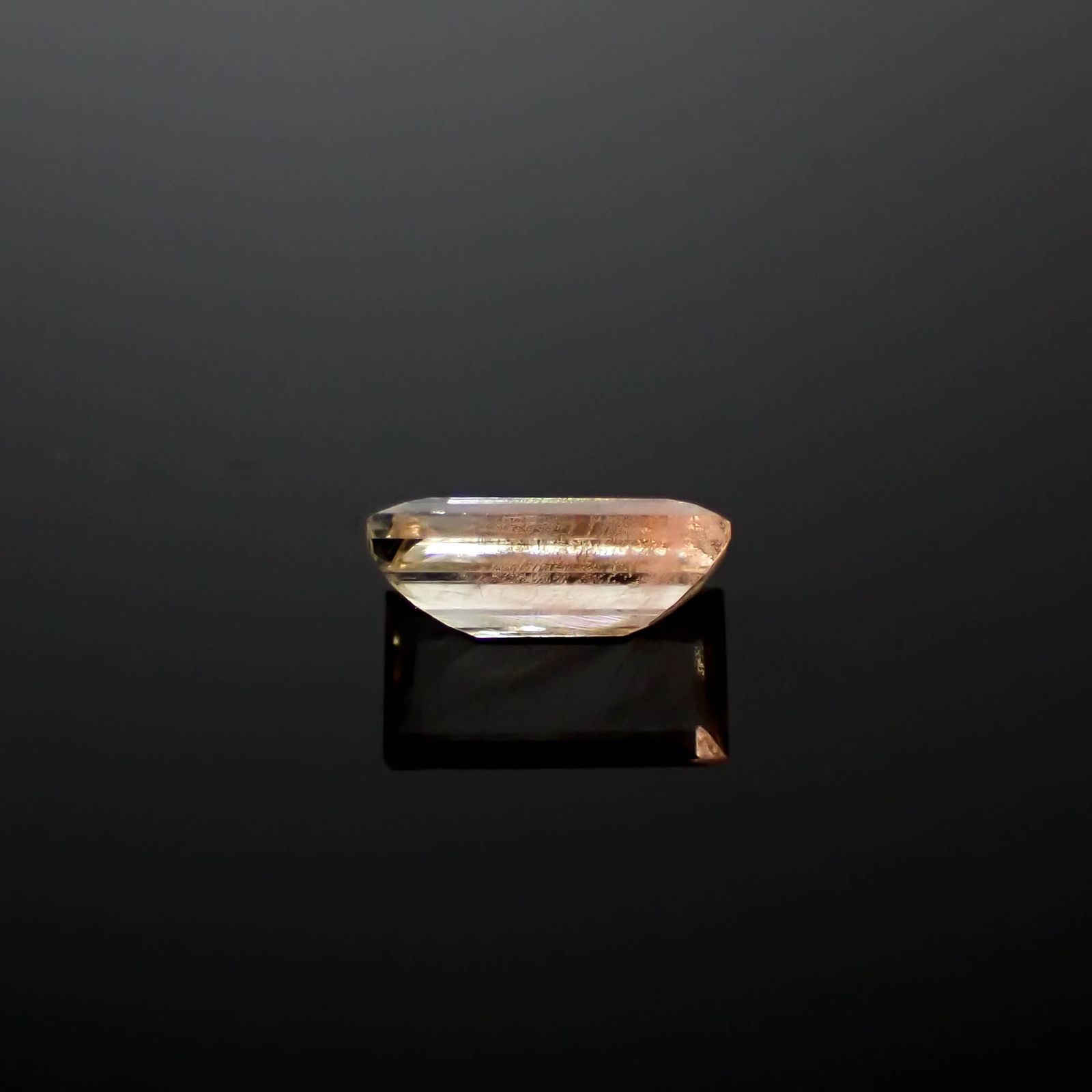 オレゴンサンストーン アメリカ・オレゴン州産 1.18ct[240627871]8.8x4.6mm前後