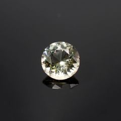 イエロースキャポライト(宝石名イエロー・スキャポライト)タンザニア産 識別済 0.43ct / 5x5mm前後 [221219401]
