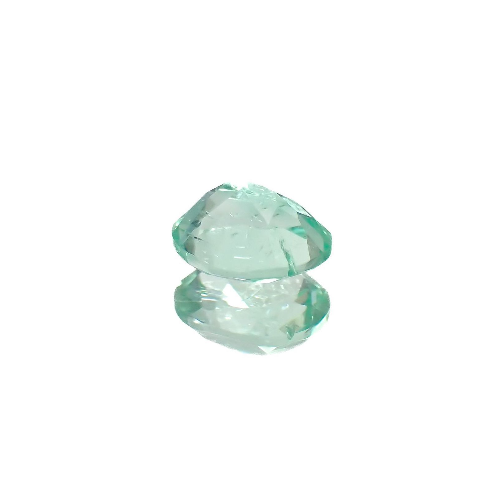 パステルカラーエメラルド コロンビア産 0.30ct / 5.1x3.9mm前後 [220918055]