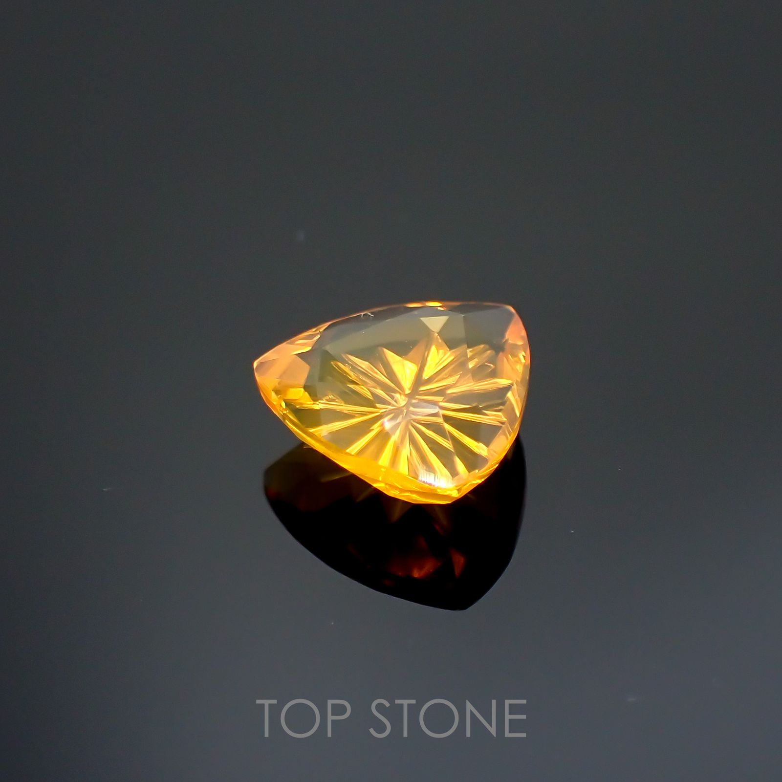 ◇甲州貴石切子Plus Three◇ファイヤーオパール カード付き(宝石名ファイヤー・オパール)メキシコ産 1.25ct 識別済[220114598]8.5x8.6mm前後