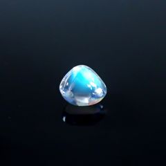 ◇バフトップカット◇レインボームーンストーン(宝石名ラブラドライト)マダガスカル産 識別済 0.57ct / 5.1x5.3mm前後 [250931039]