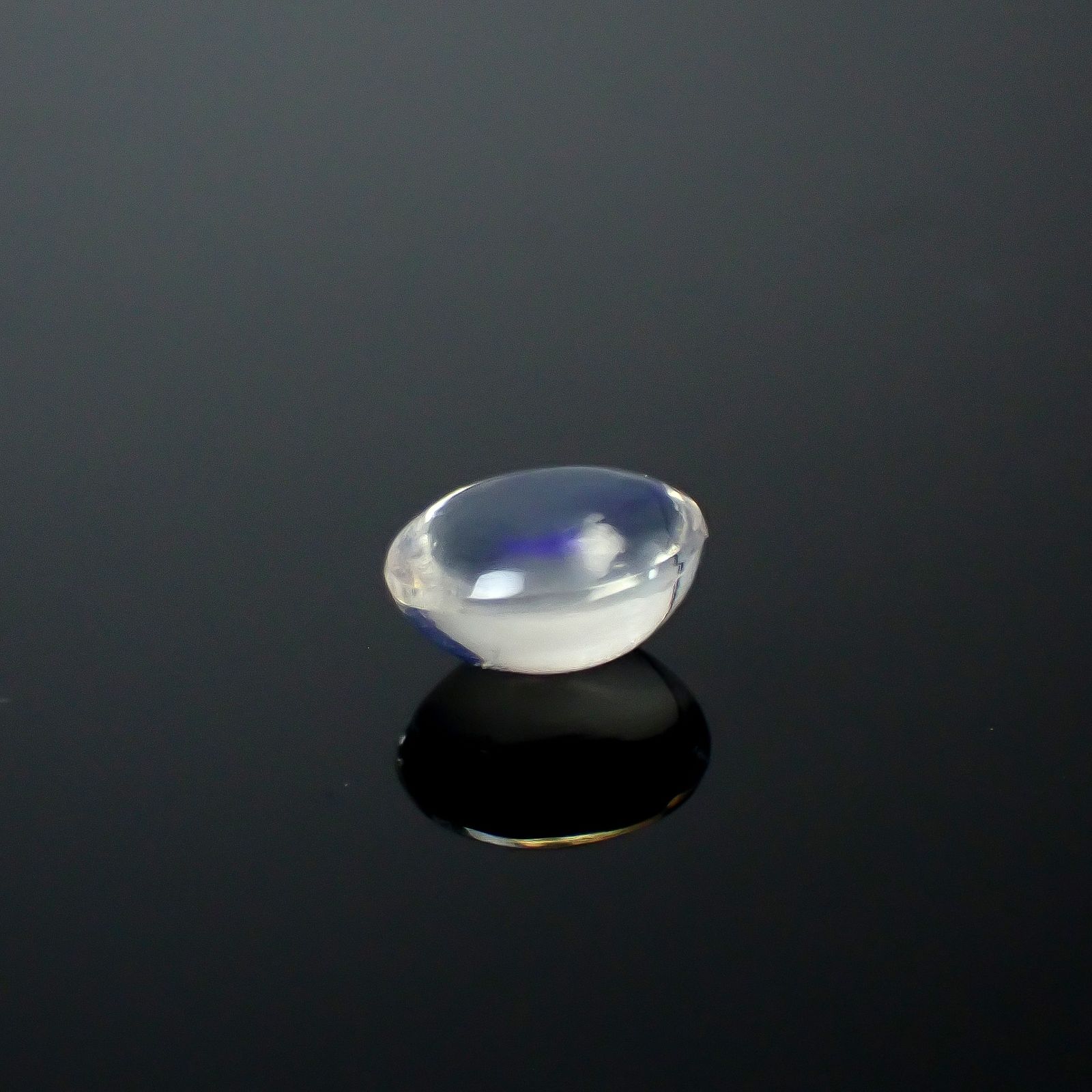 ウォーターオパール メキシコ産 0.66ct / 6.6x5.7mm前後 [250931002]