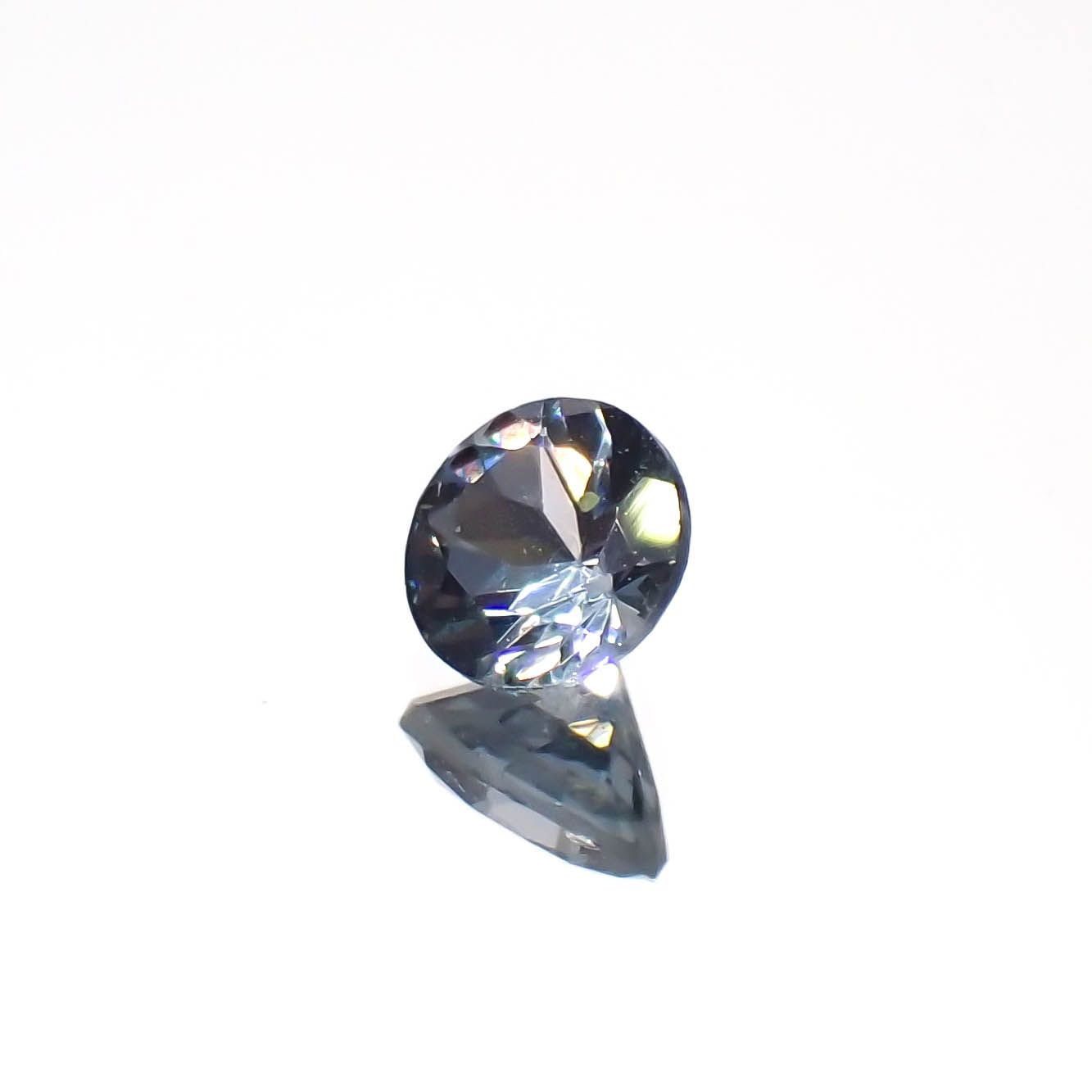 グレースピネル タンザニア産 0.41ct[230421537]4.4x4.4mm前後