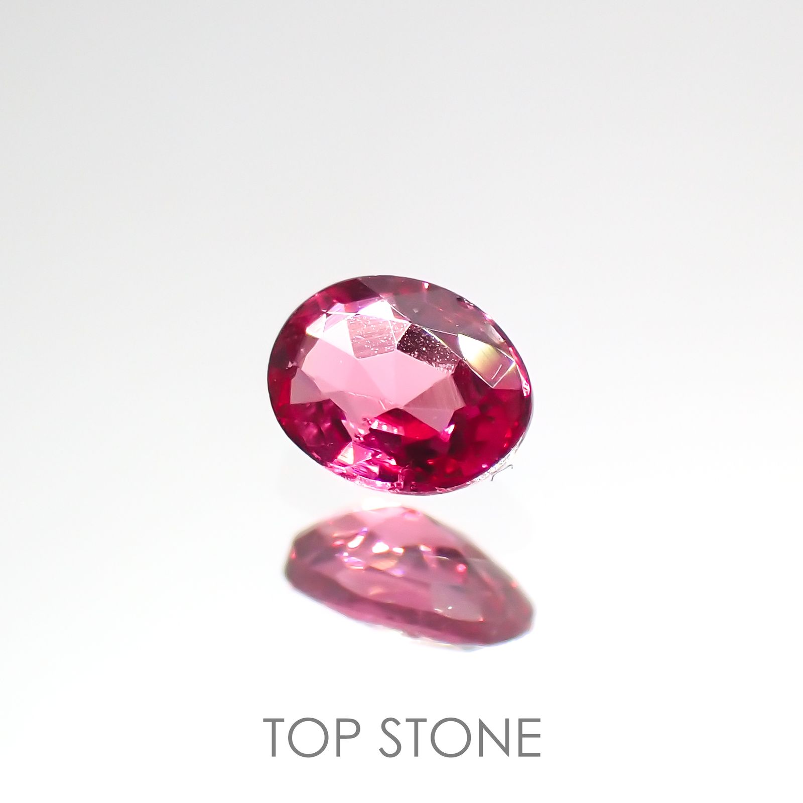 ホットピンクスピネル(宝石名ピンク・スピネル)タンザニア産 0.19ct 識別済[220114134]3.9x3mm前後