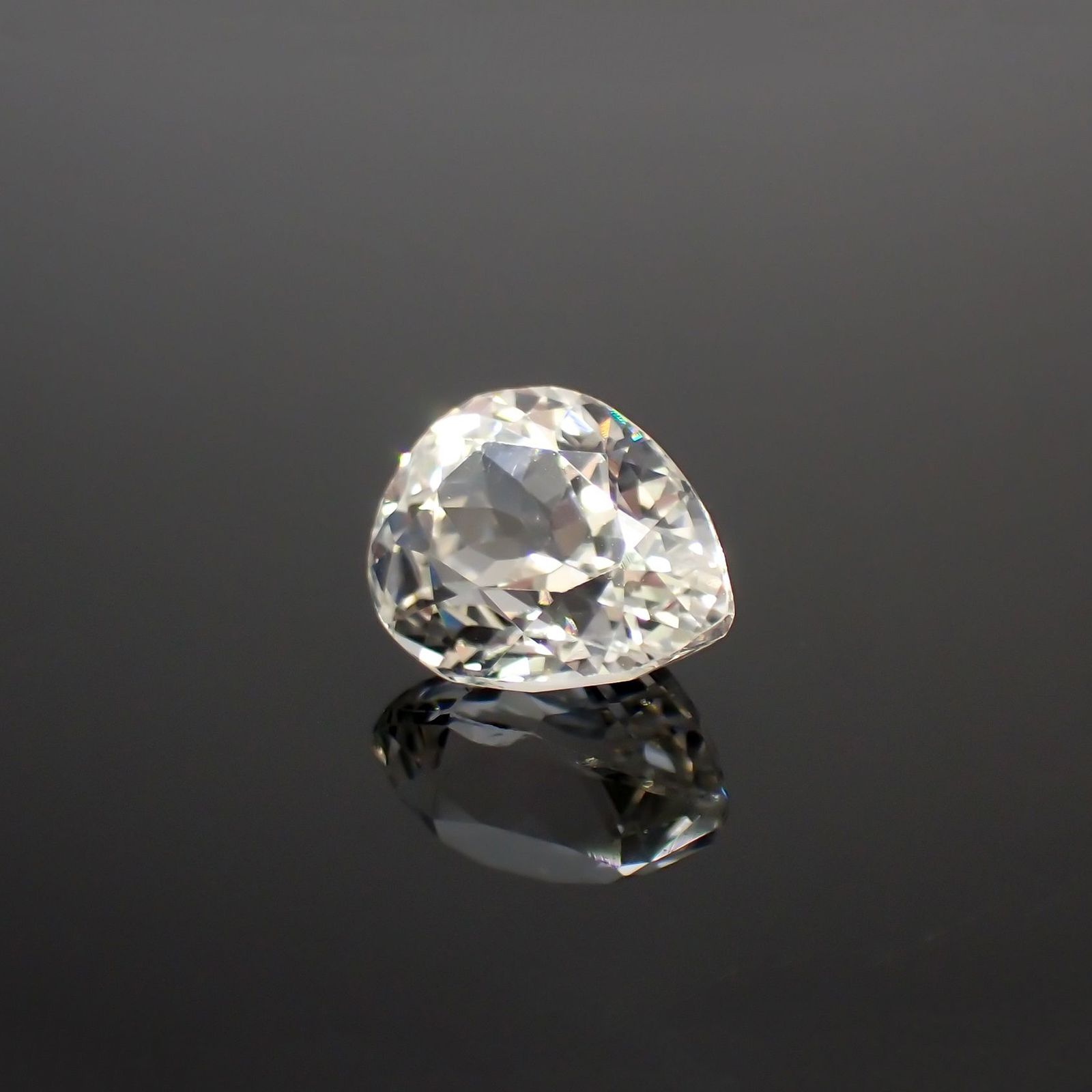 イエロースポジュミン(宝石名スポジュミン)アフガニスタン産 4.59ct 識別済[251113702]11x8.8mm前後