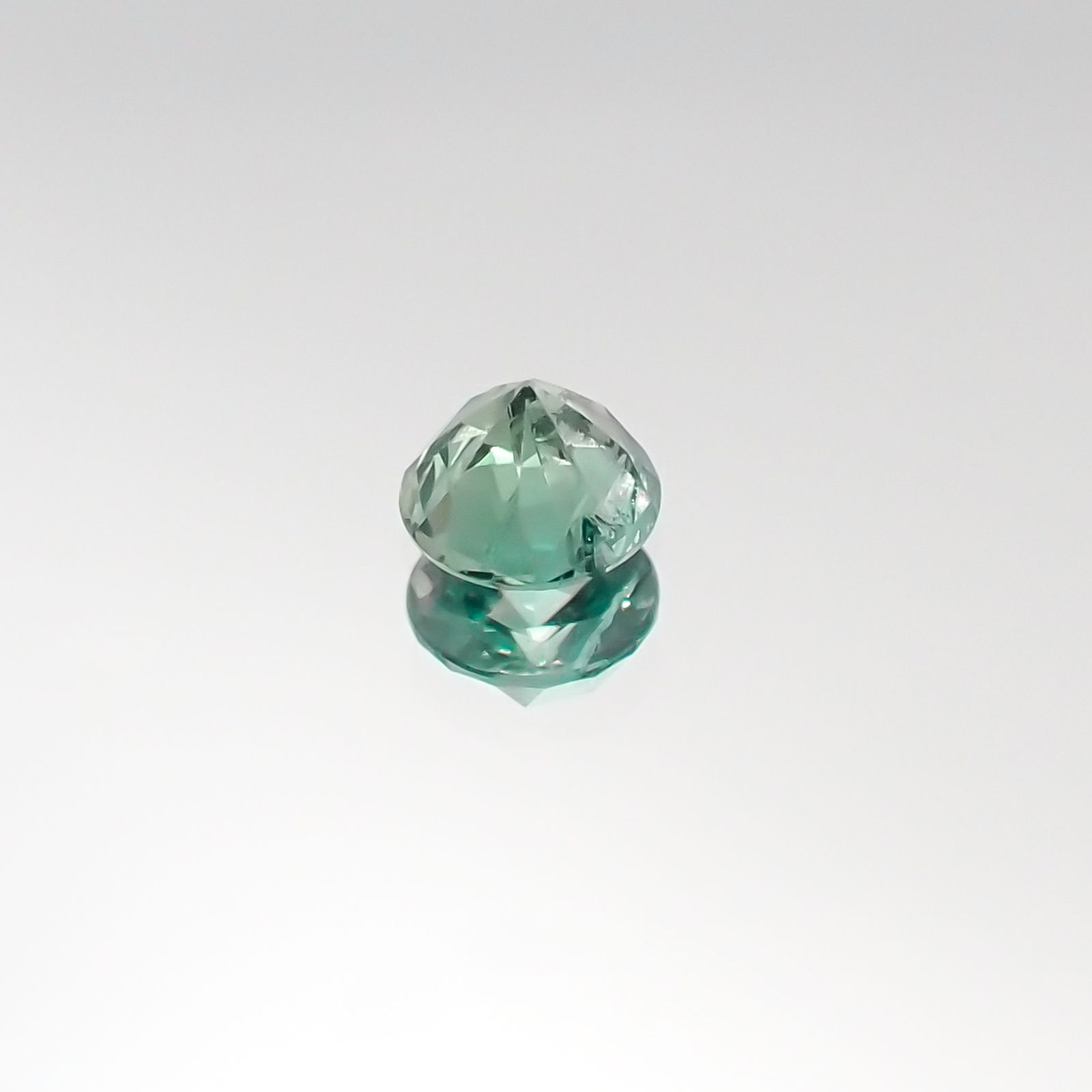 アレキサンドライト(宝石名アレキサンドライト) ブラジル産 0.23ct 識別済[20095542]3.6×3.6mm前後