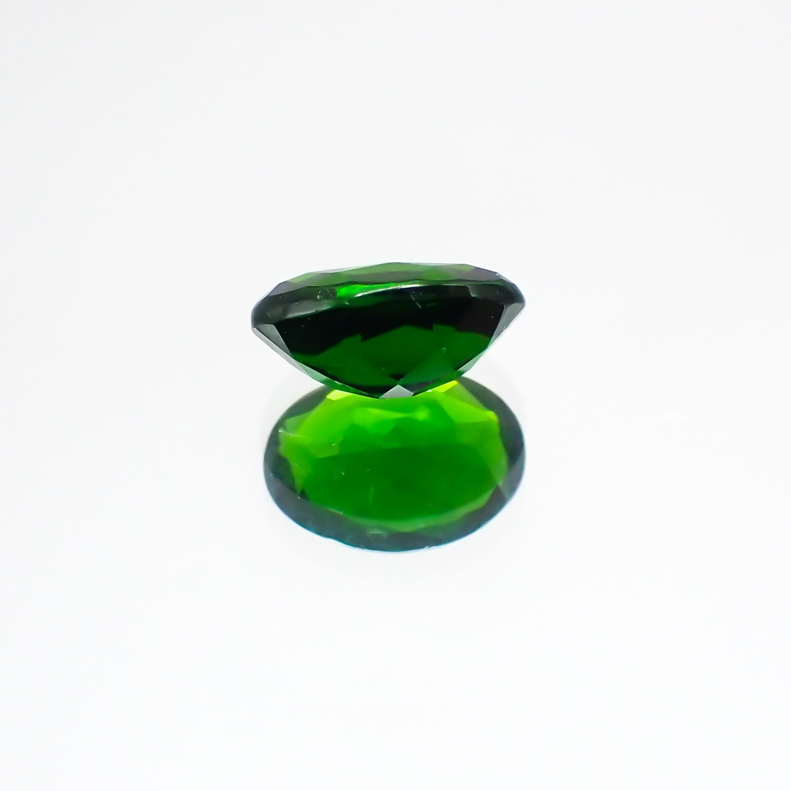 クロムダイオプサイド(宝石名クロム・ダイオプサイド)ロシア産 0.85ct 識別済[231124296]7x5mm前後