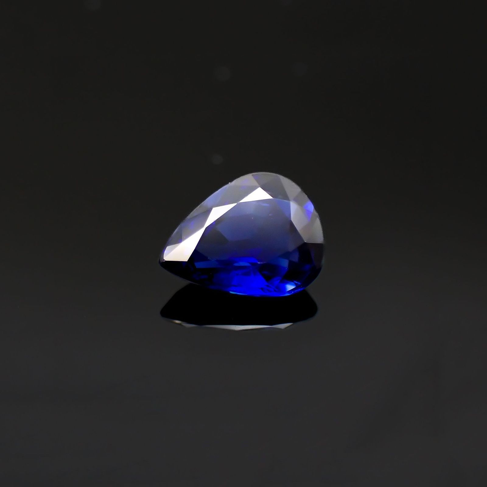 サファイア(宝石名サファイア)スリランカ/マダガスカル産 識別済 0.80ct / 6.9x5.4mm前後 [260817641]