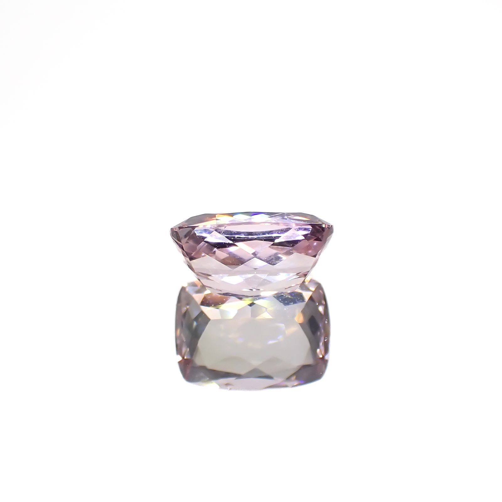 ピンクゾイサイト(宝石名ピンク・ゾイサイト)タンザニア産 1.406ct ソ付(彩珠)[241129478]7.7x5.8mm前後