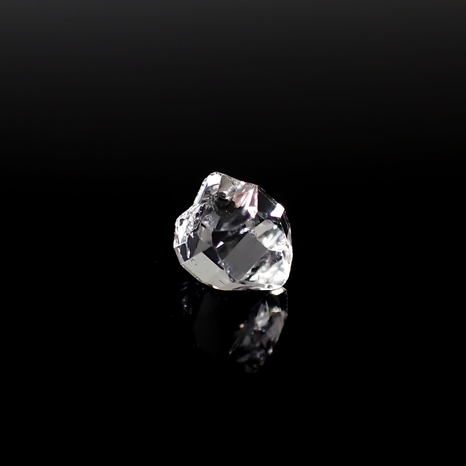 ハーキマーダイヤモンド 原石 アメリカ・ニューヨーク州産 2.44ct[240628450]9x8.3mm前後