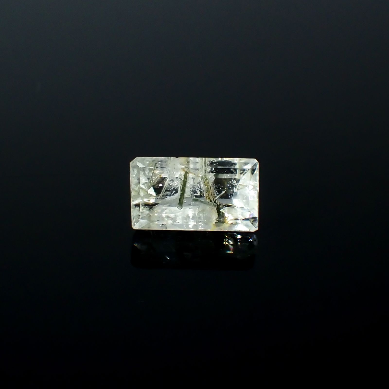 アパタイトイントパーズ(宝石名アパタイト イン トパーズ)ブラジル産 14.92ct 識別済[240225931]17.6x10mm前後