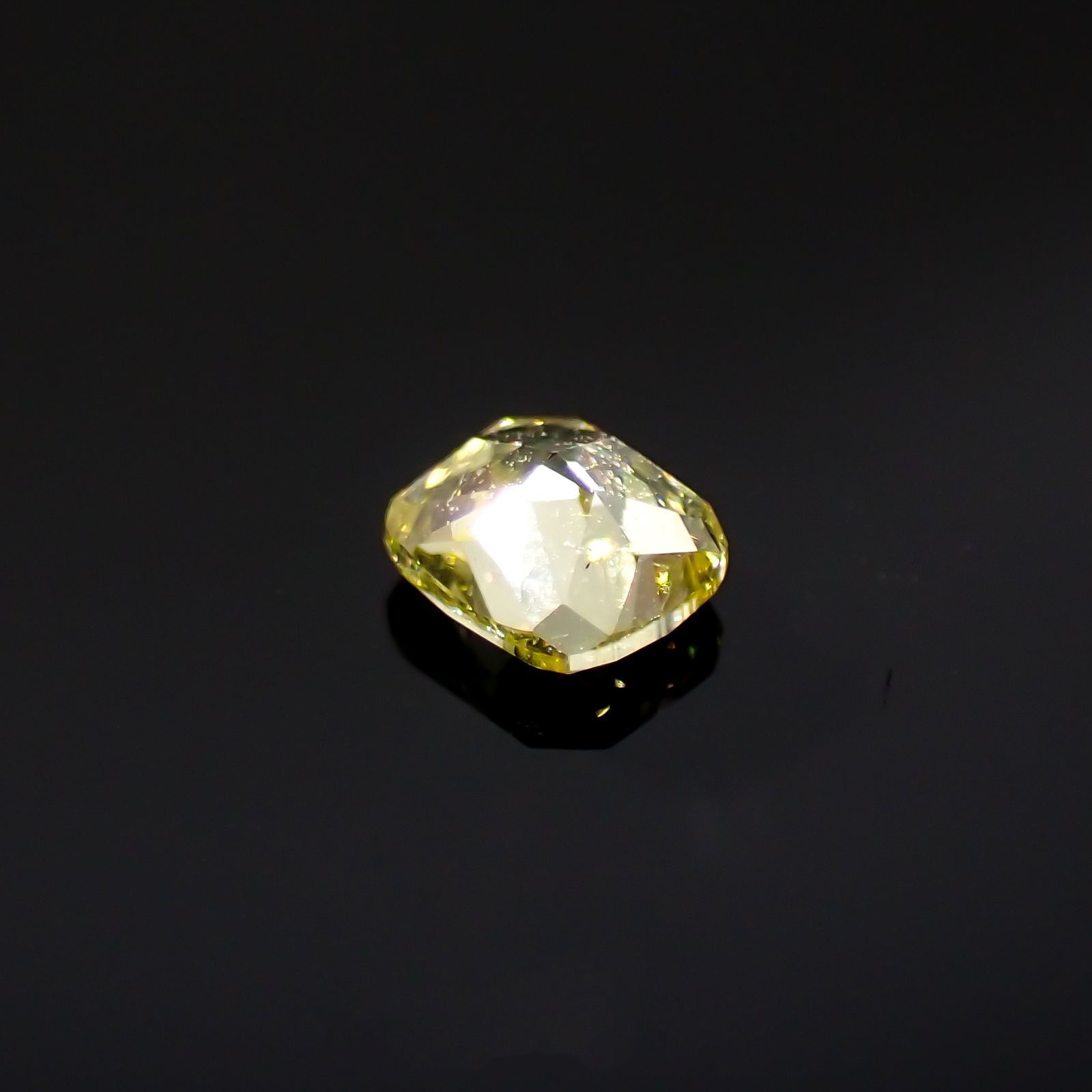 イエローダイヤモンド SI-VS(宝石名ダイアモンド) 0.14ct 識別済[220616388]3.1x2.7mm前後