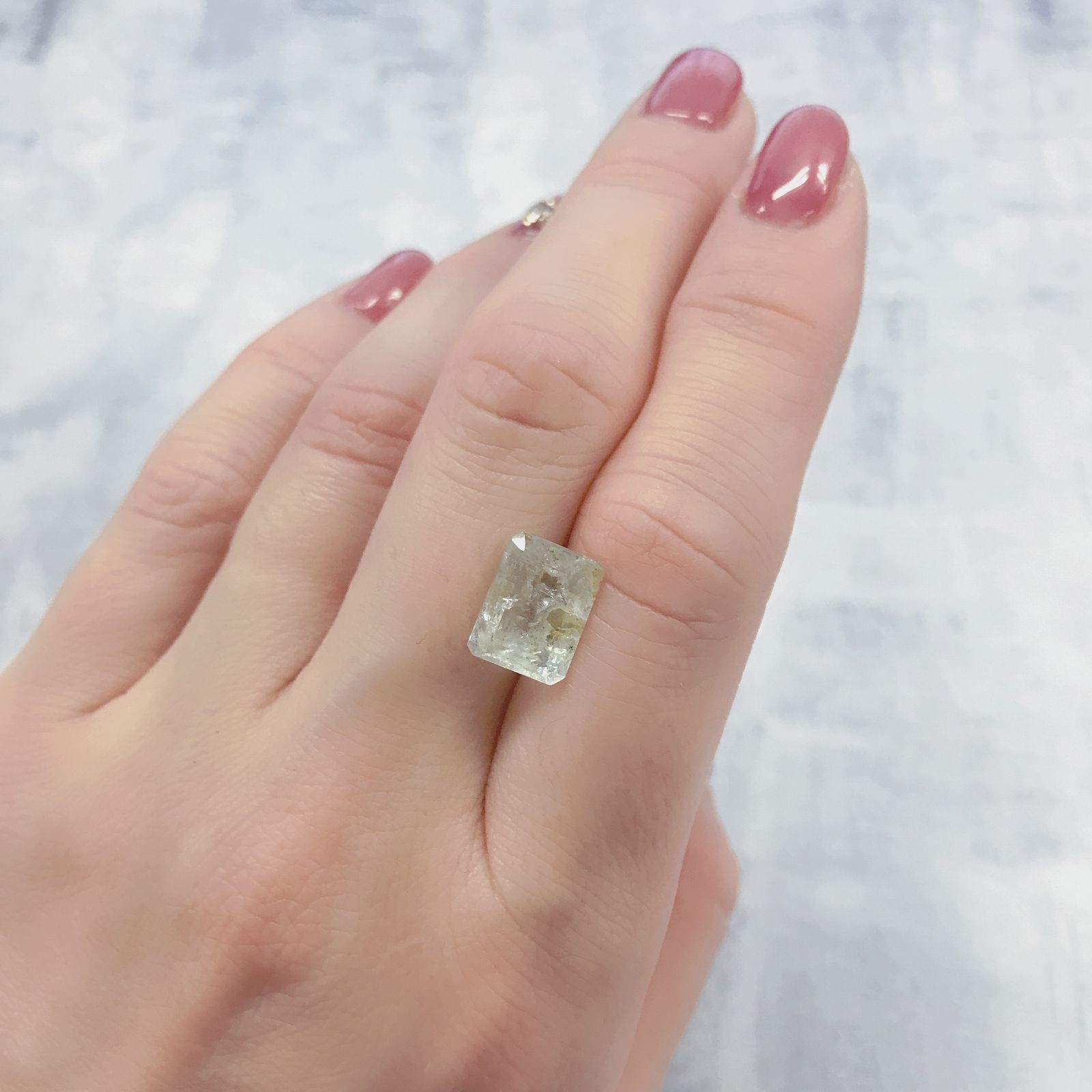 オーロラアクアマリン ブラジル産 3.60ct [220114389]10.9x8.3mm前後