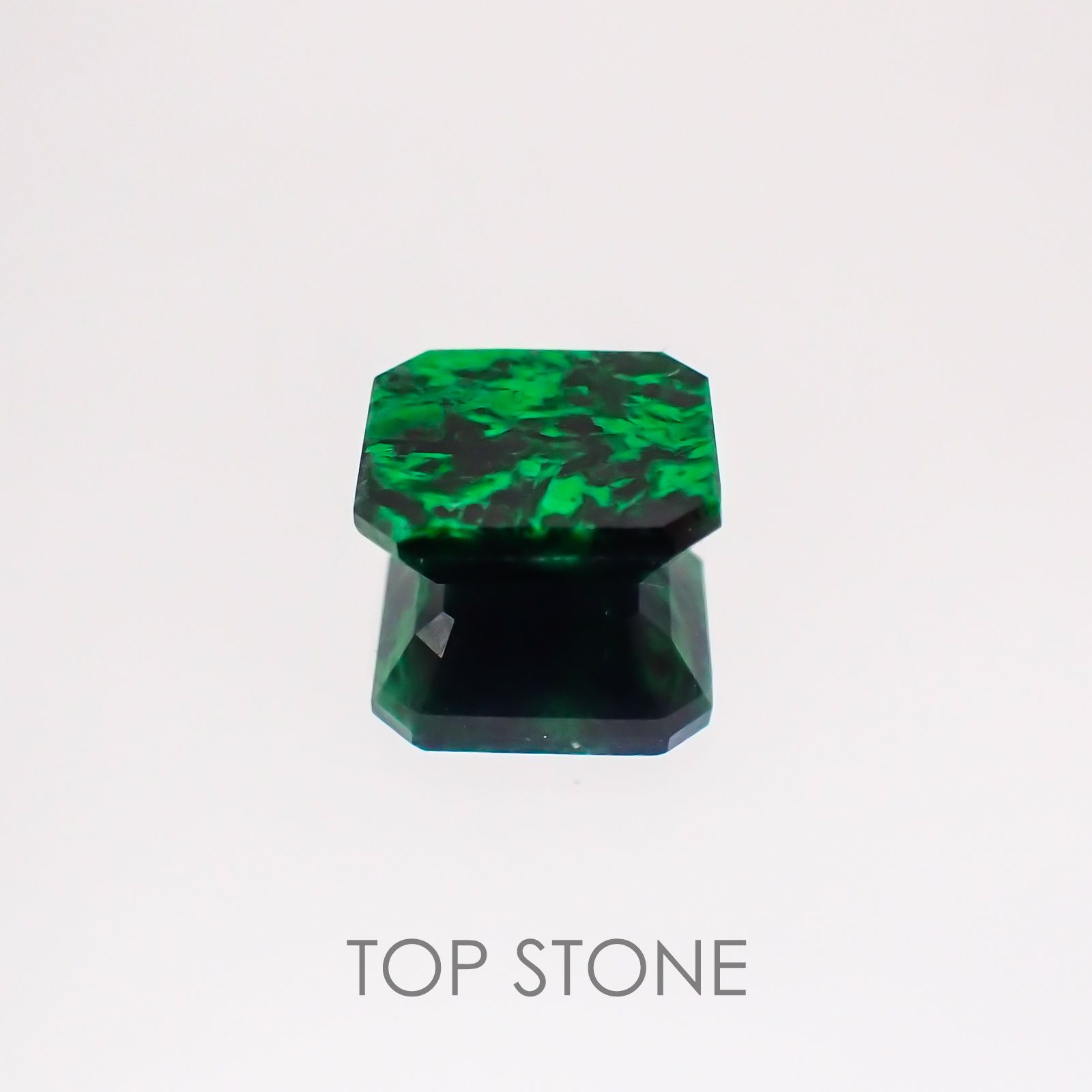 モーシッシ(宝石名マウシットシット) ビルマ産 1.63ct 識別済[20128753]7.8×7.2mm前後