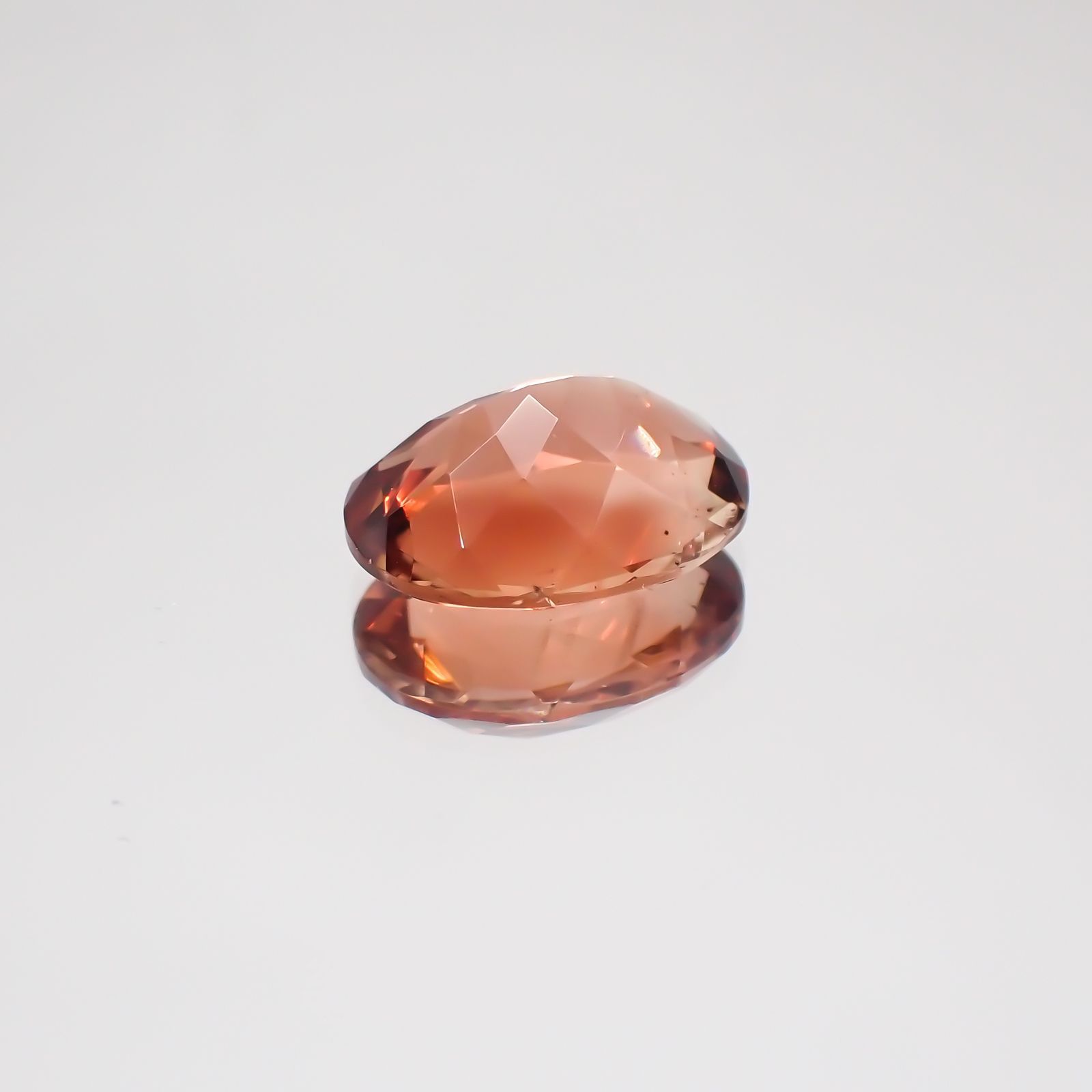 オレゴンサンストーン(宝石名ラブラドライト・サンストーン)アメリカ・オレゴン州産 2.409ct ソ付(彩珠)[230622266]10.5x8.3mm前後