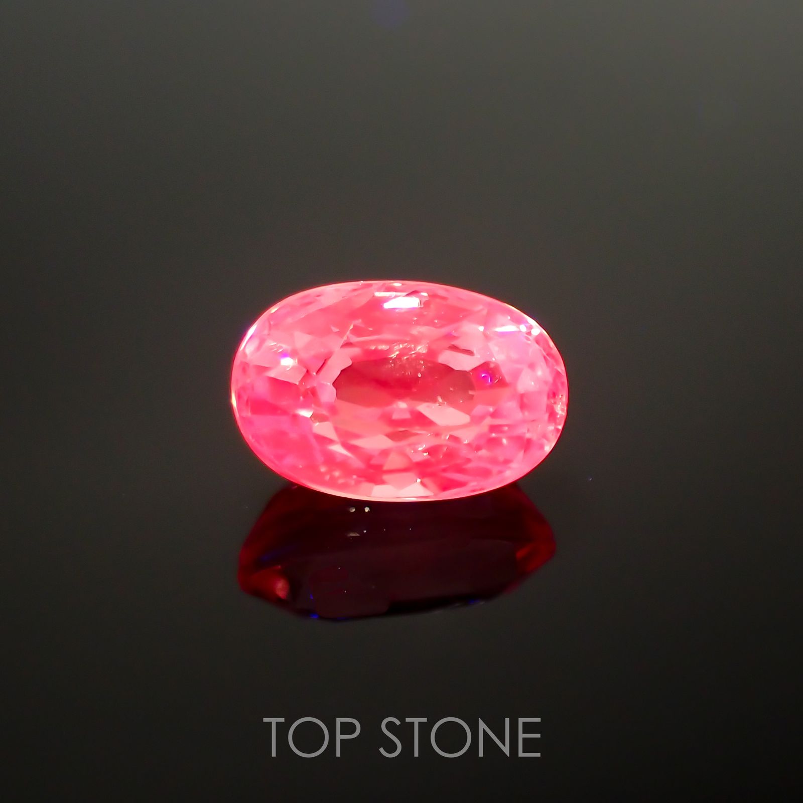 ピンクスピネル(宝石名ピンク・スピネル)タンザニア産 1.185ct ソ付(彩珠)[220817267]7.2x4.7mm前後