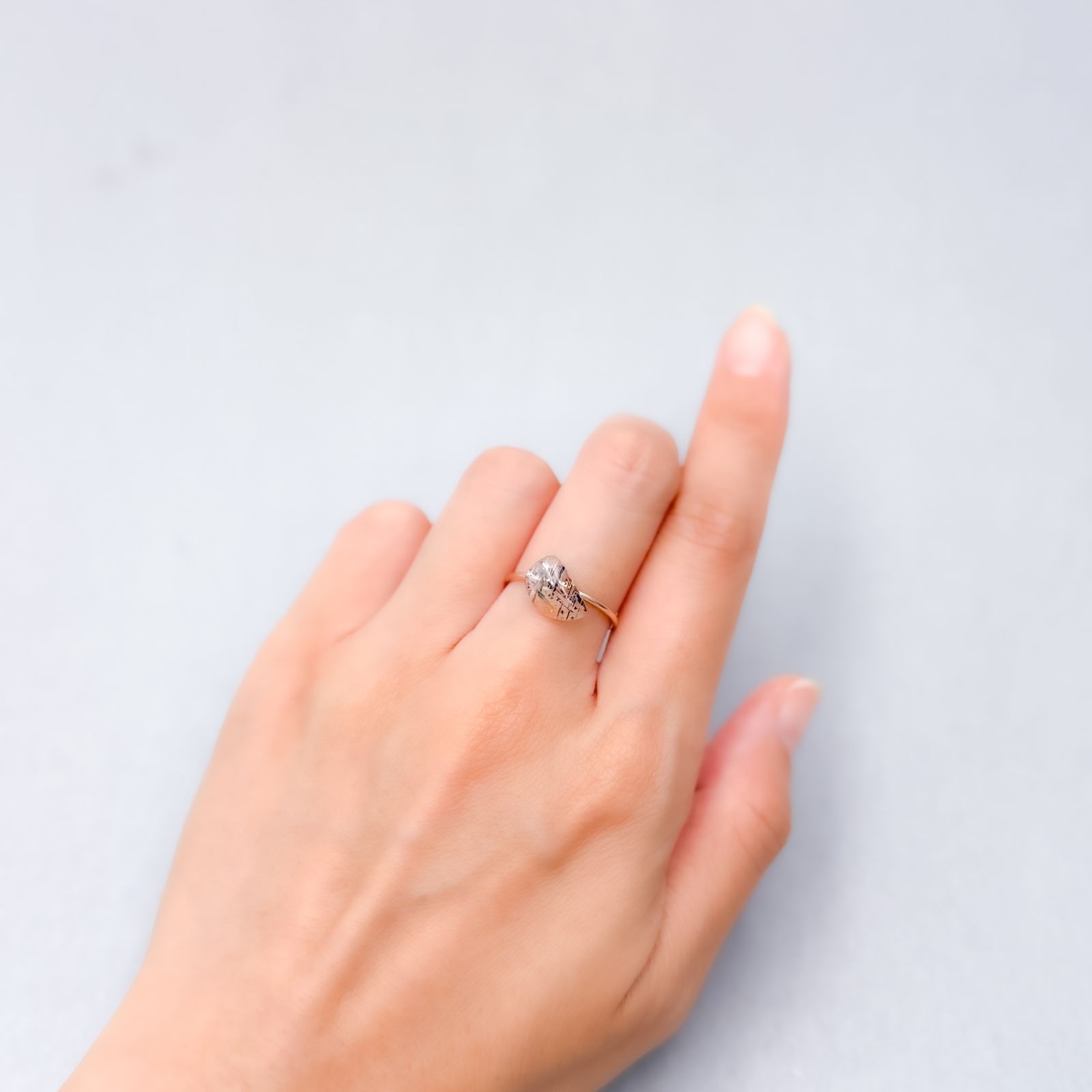 ◇フリーフォーム◇レインボーラティスサンストーン オーストラリア産 1.66ct [250730694]10.6x6.8mm前後
