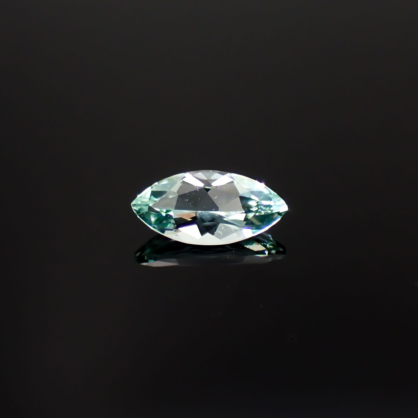 ミントベリル ブラジル産 0.24ct[240929118]6.7x3.2mm前後